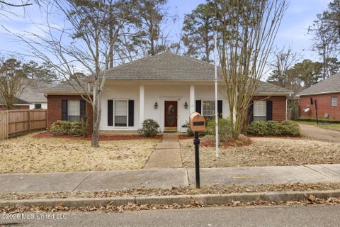Homes For Sale - 180 Woodlands Cove<br/> Brandon, MS 39047