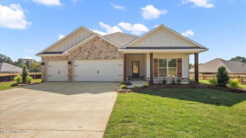 Homes For Sale - 109 Saratoga Springs Avenue<br/> Hinds County, Clinton, MS 39056