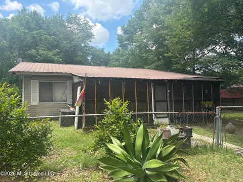 Homes For Sale - 301 Mcswain Road<br/> Hattiesburg, MS 39401