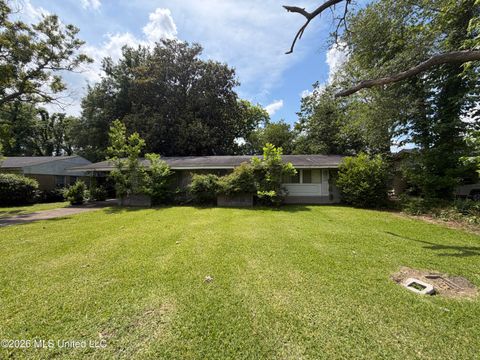 Homes For Sale - 1625 Steen Drive<br/> Clarksdale, MS 38614