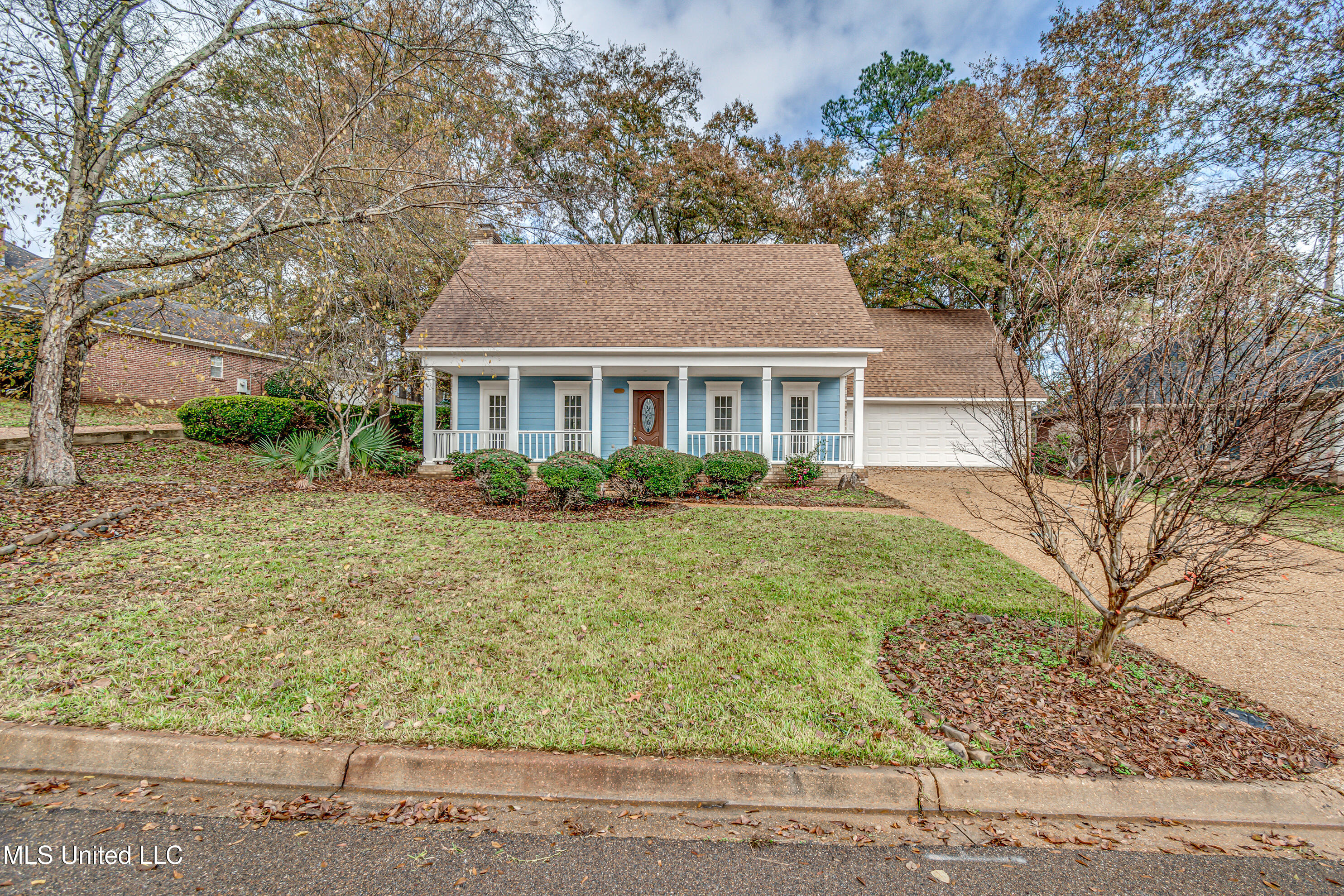 306 Autumn Crest Drive, Ridgeland, Mississippi image 2