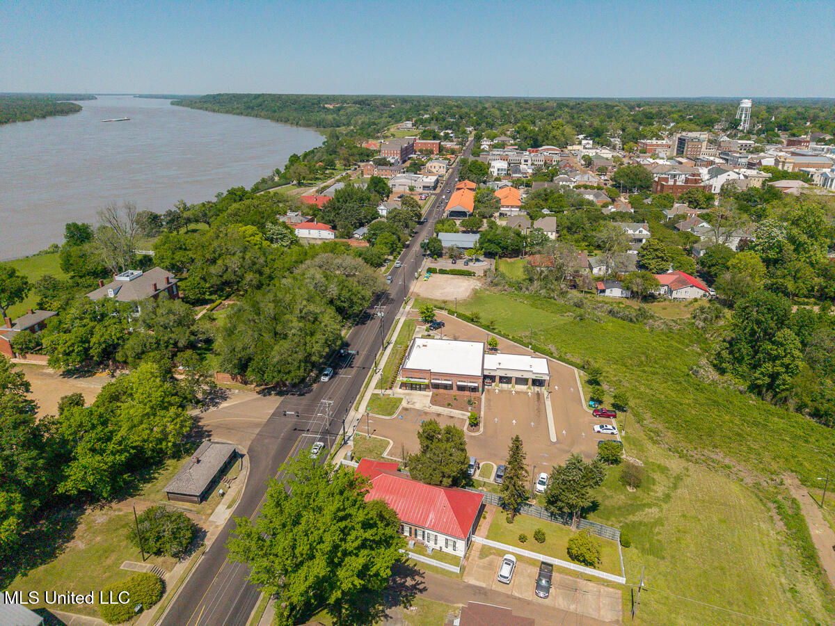 423 S Canal Street, Natchez, Mississippi image 39