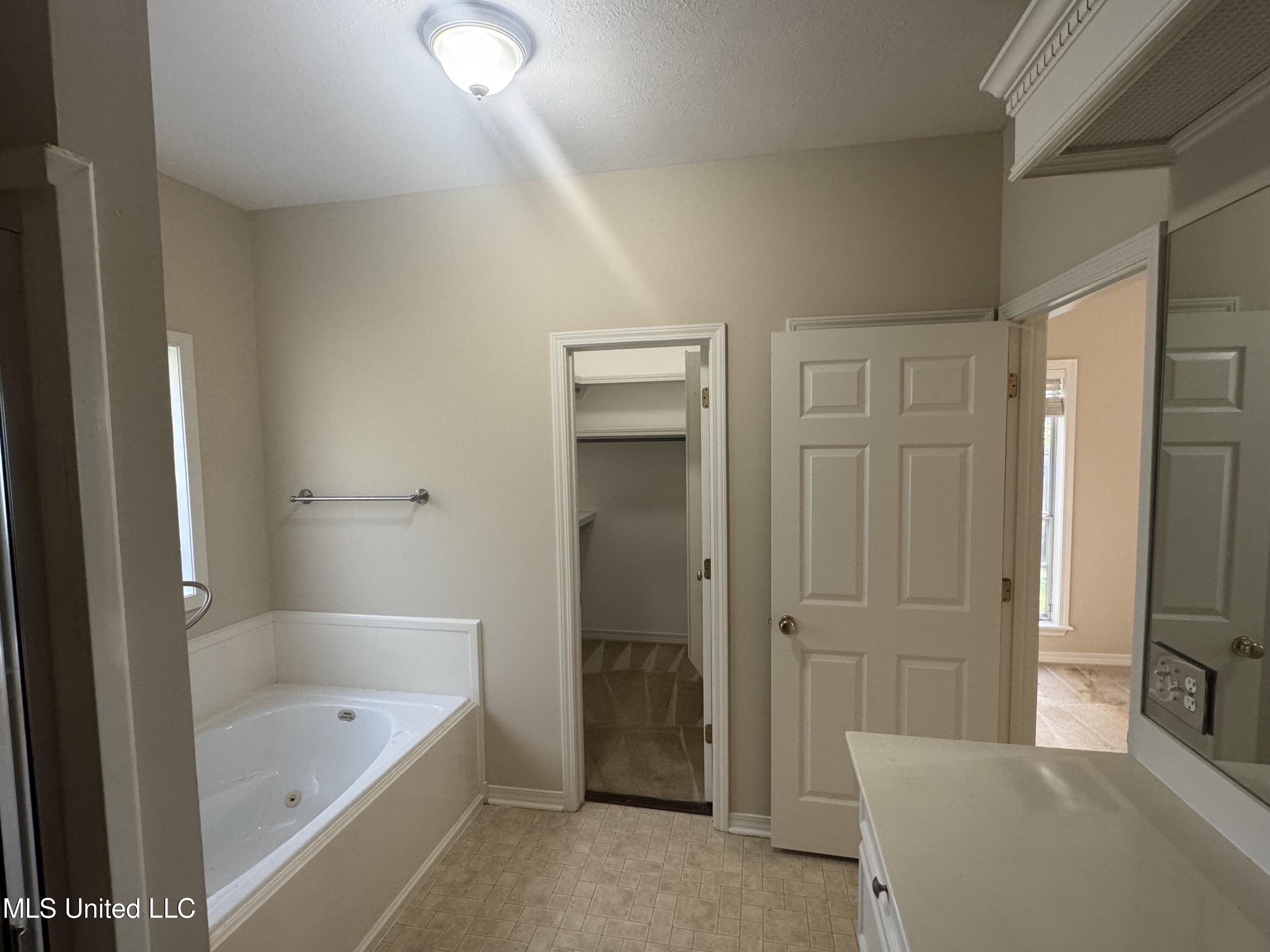 810 Meadow Way Cove, Byram, Mississippi image 29