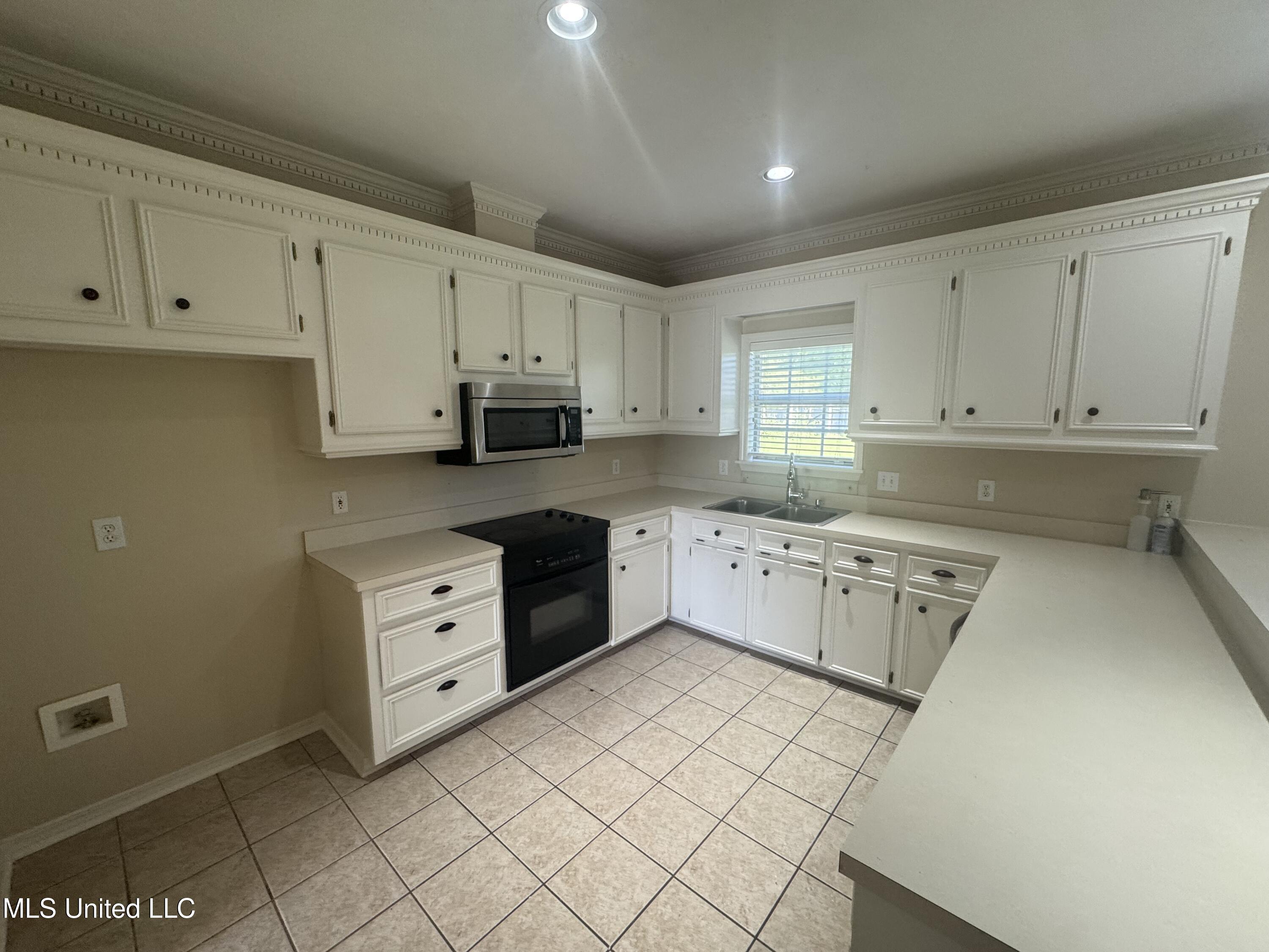 810 Meadow Way Cove, Byram, Mississippi image 11