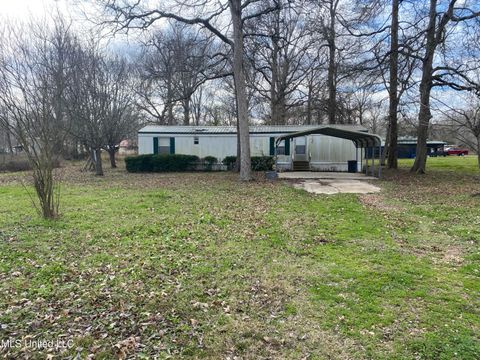 Homes For Sale - 224 N Grove Drive<br/> Vidalia, LA 71373