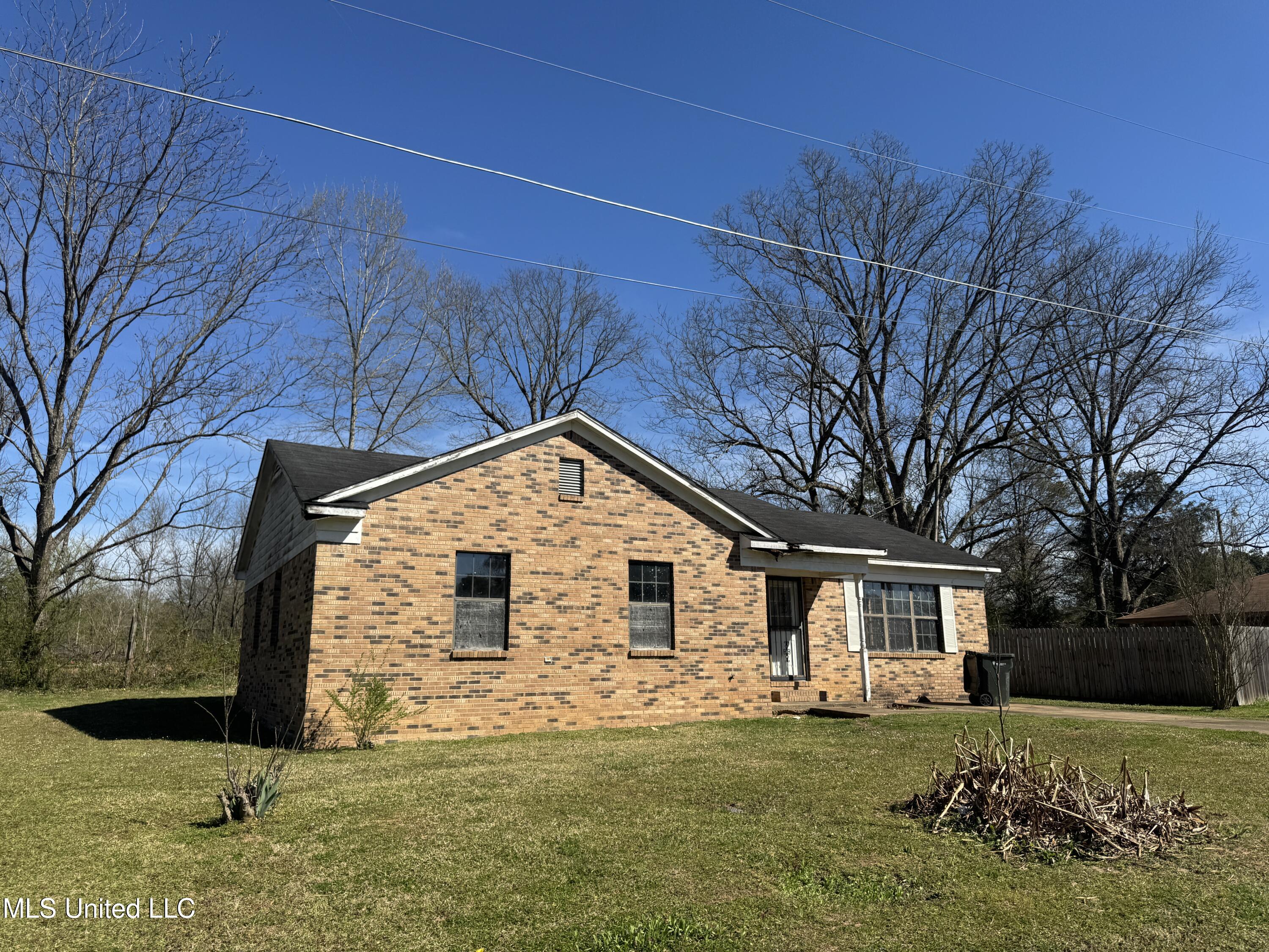115 Sharon Heights, Holly Springs, Mississippi image 2