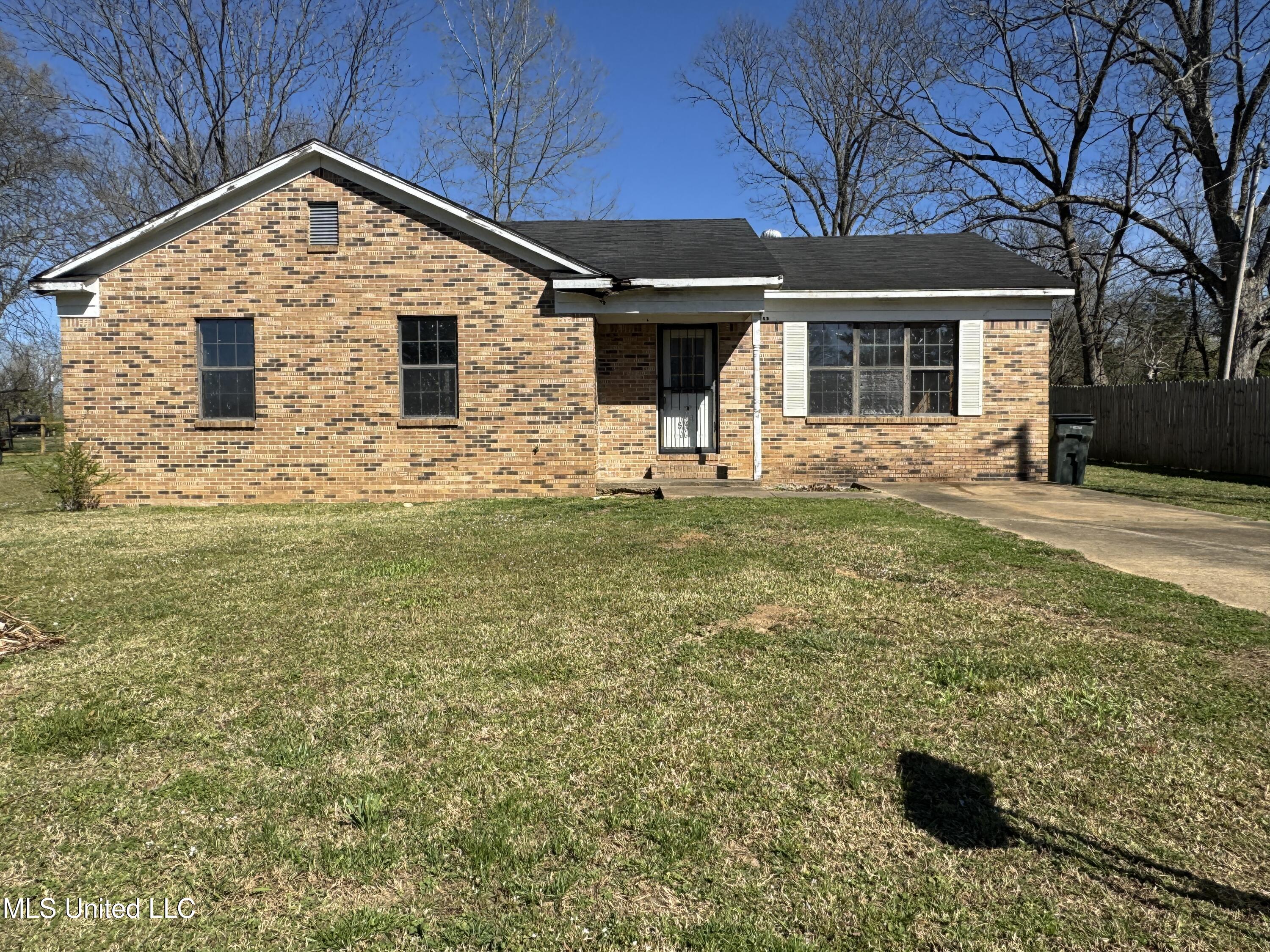 115 Sharon Heights, Holly Springs, Mississippi image 1