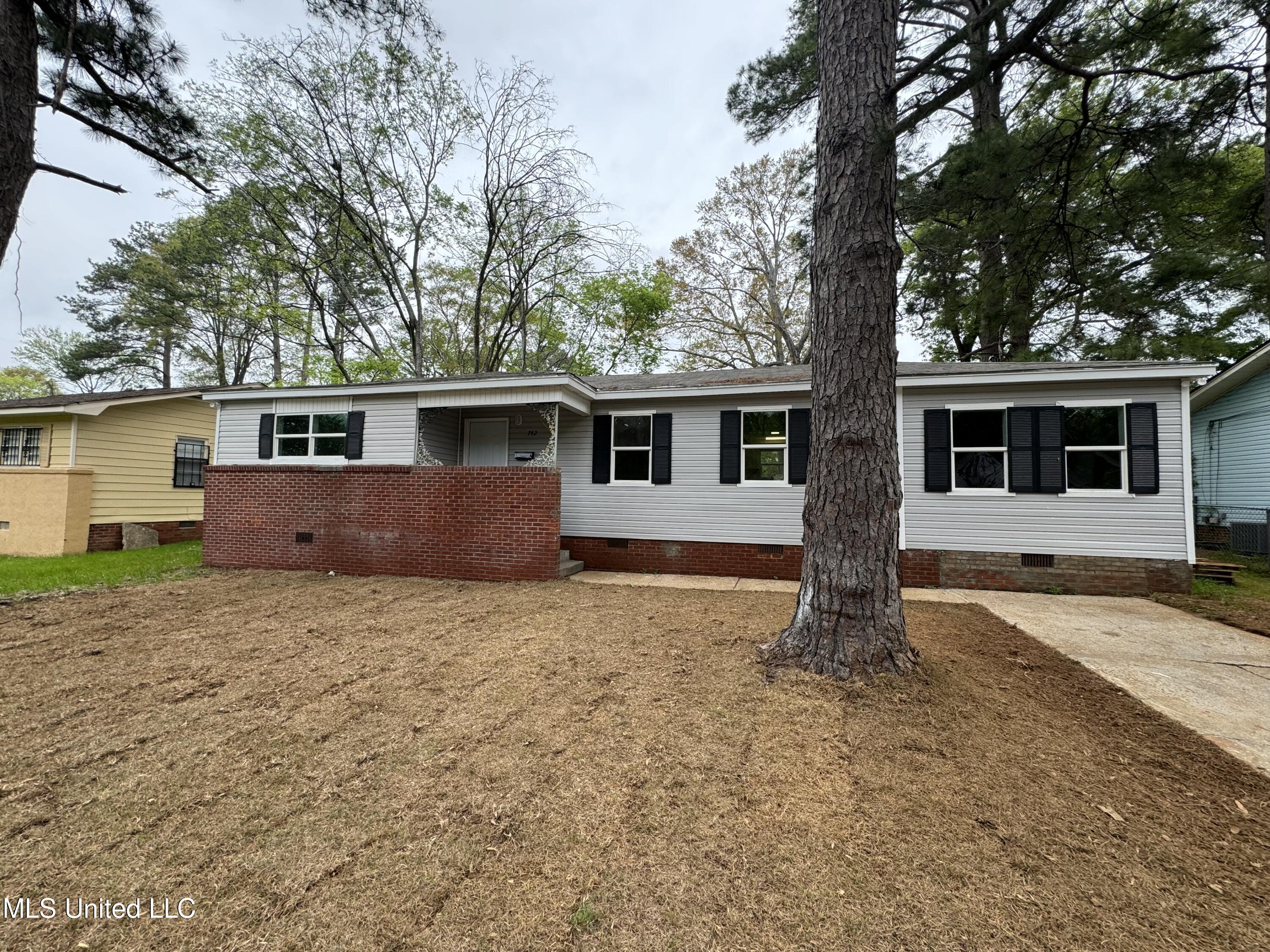 742 Montclair Place, Jackson, Mississippi image 1