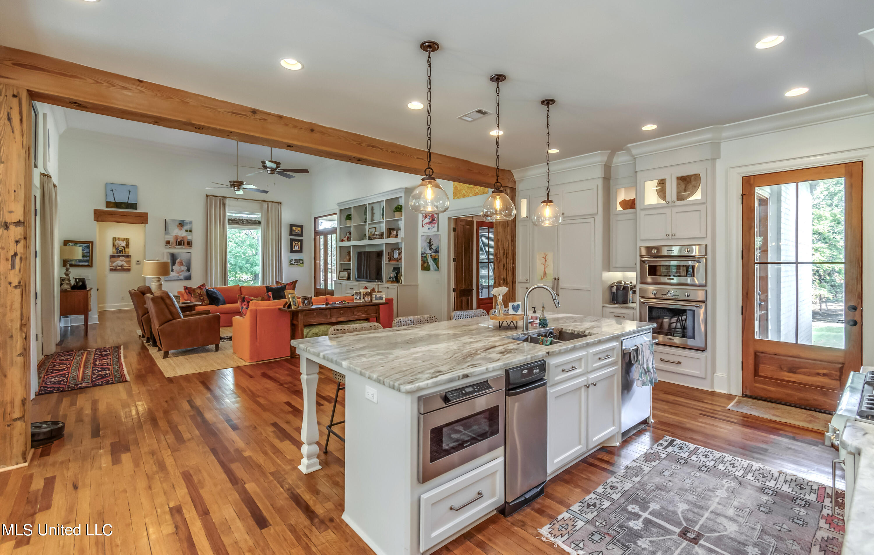 Madison, Mississippi 39110, United States, 5 Bedrooms Bedrooms, ,4 BathroomsBathrooms,Residential,Pending,69639