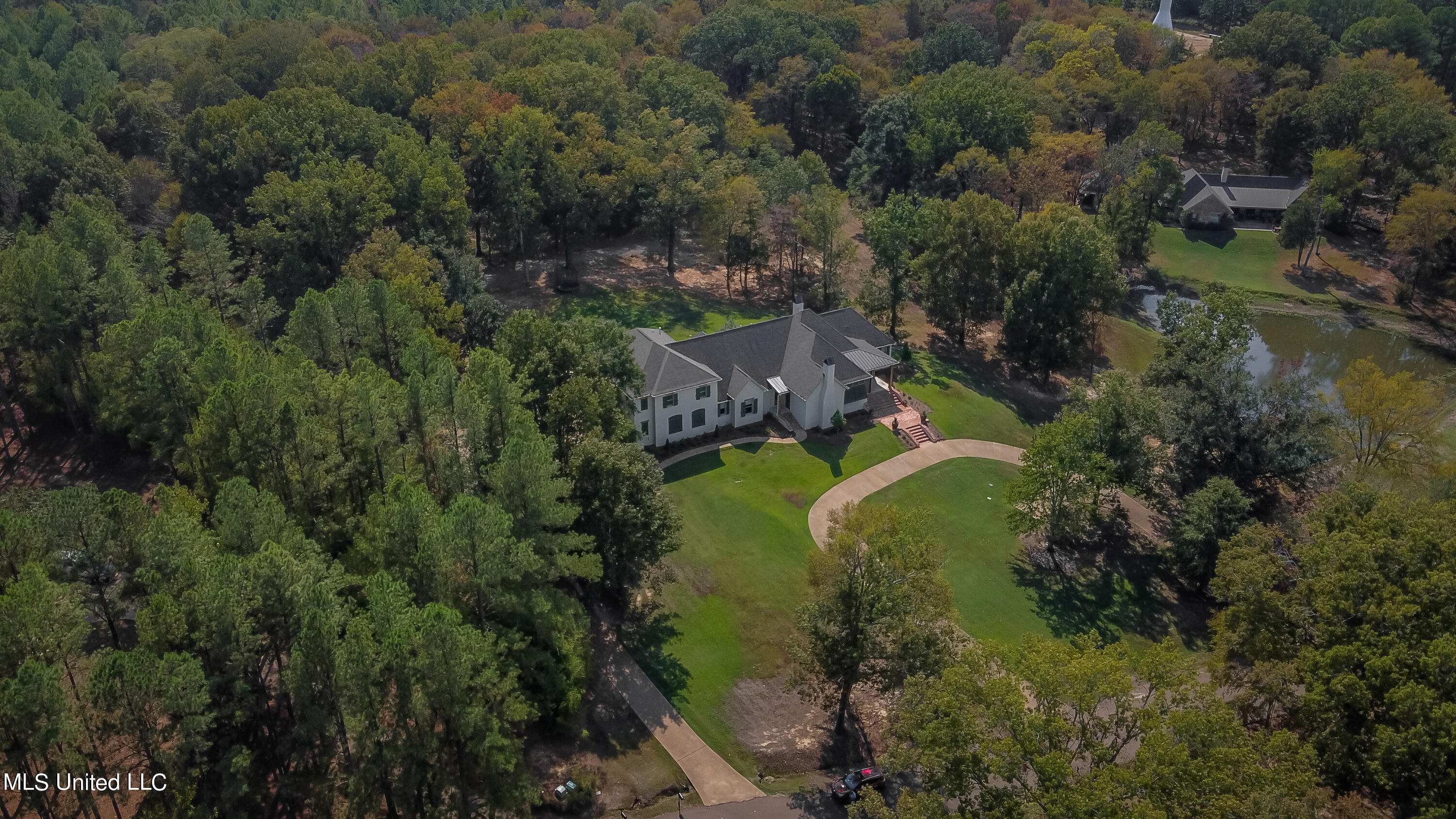 Madison, Mississippi 39110, United States, 5 Bedrooms Bedrooms, ,4 BathroomsBathrooms,Residential,Pending,69639