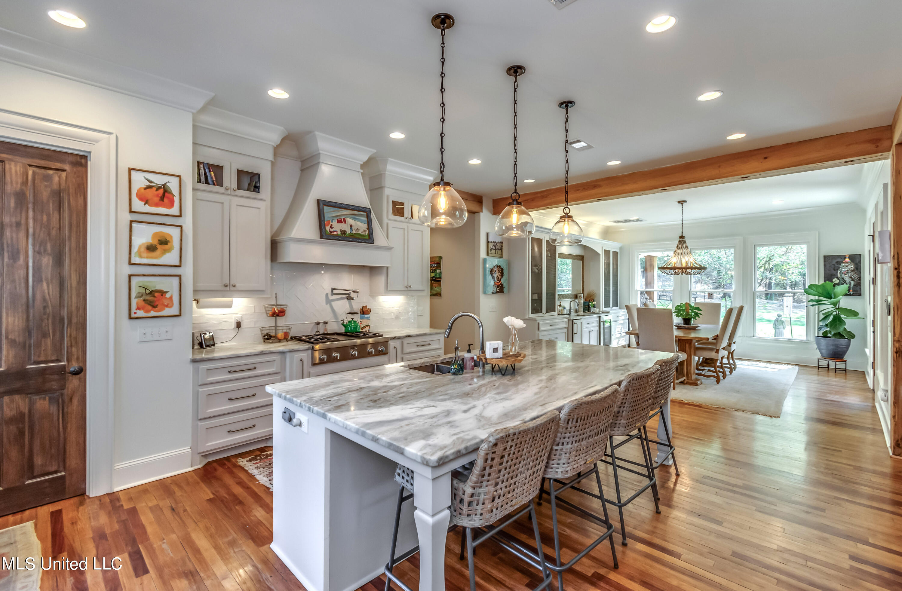 Madison, Mississippi 39110, United States, 5 Bedrooms Bedrooms, ,4 BathroomsBathrooms,Residential,Pending,69639