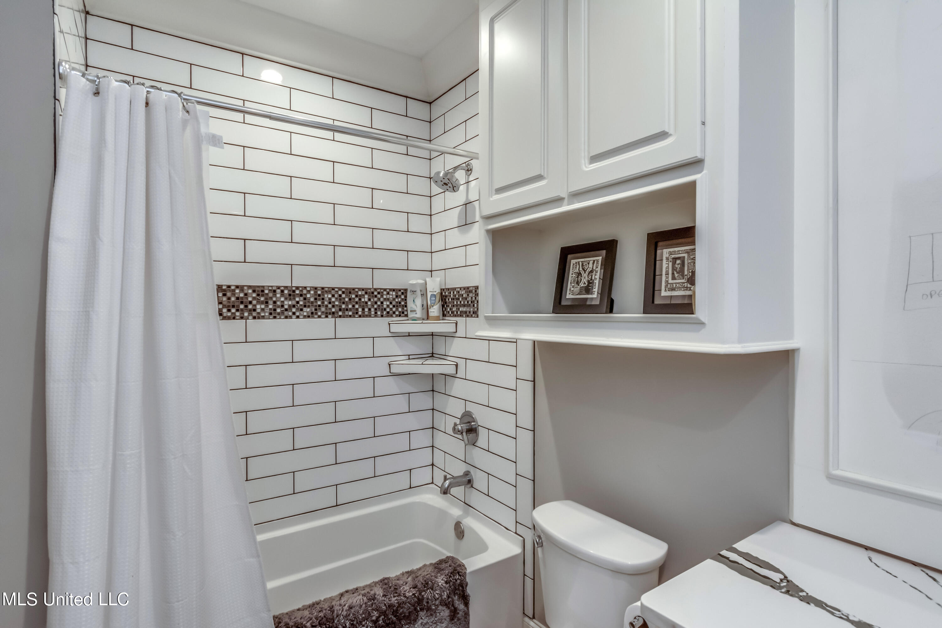 Madison, Mississippi 39110, United States, 5 Bedrooms Bedrooms, ,4 BathroomsBathrooms,Residential,Pending,69639