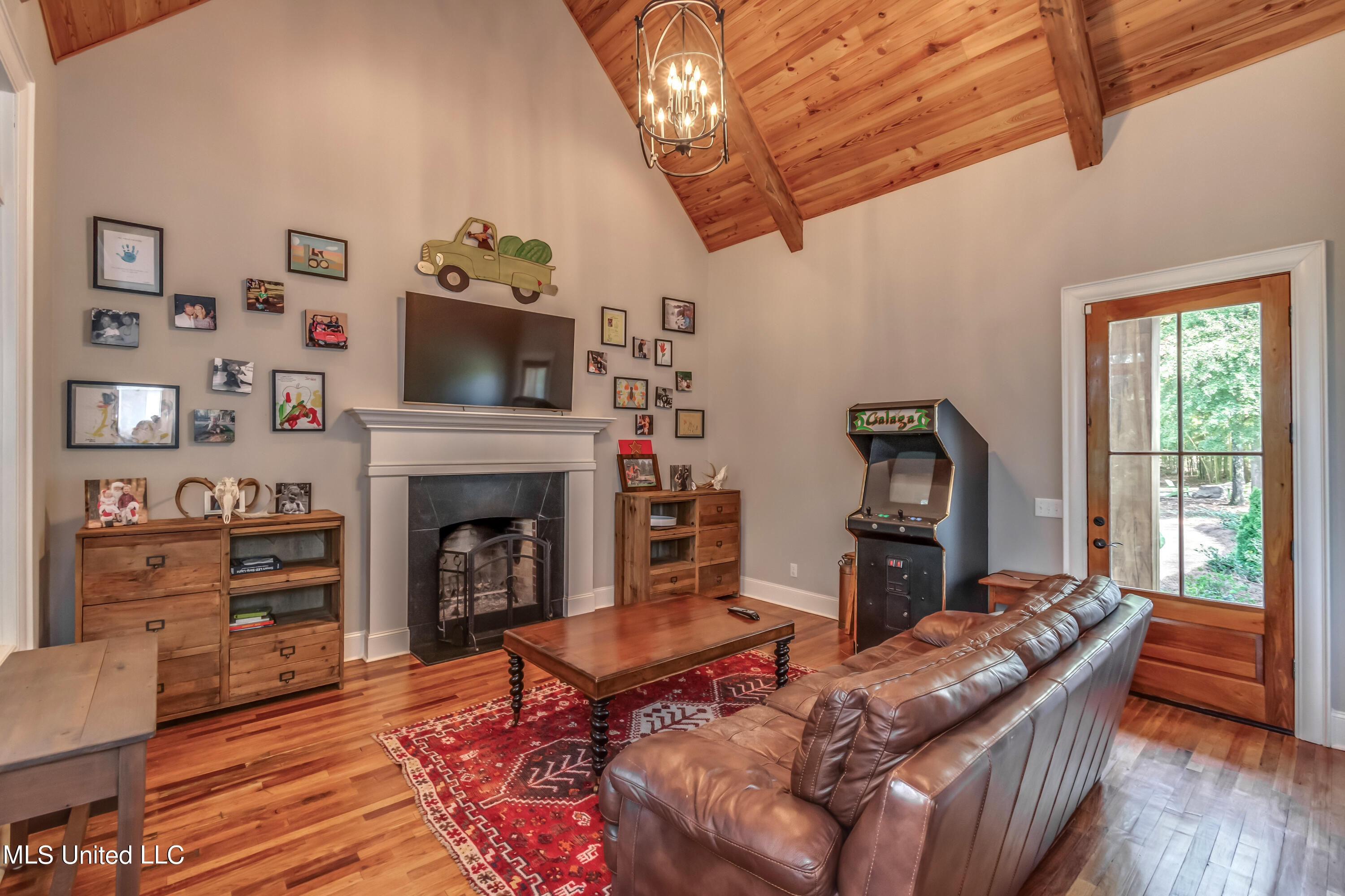 Madison, Mississippi 39110, United States, 5 Bedrooms Bedrooms, ,4 BathroomsBathrooms,Residential,Pending,69639