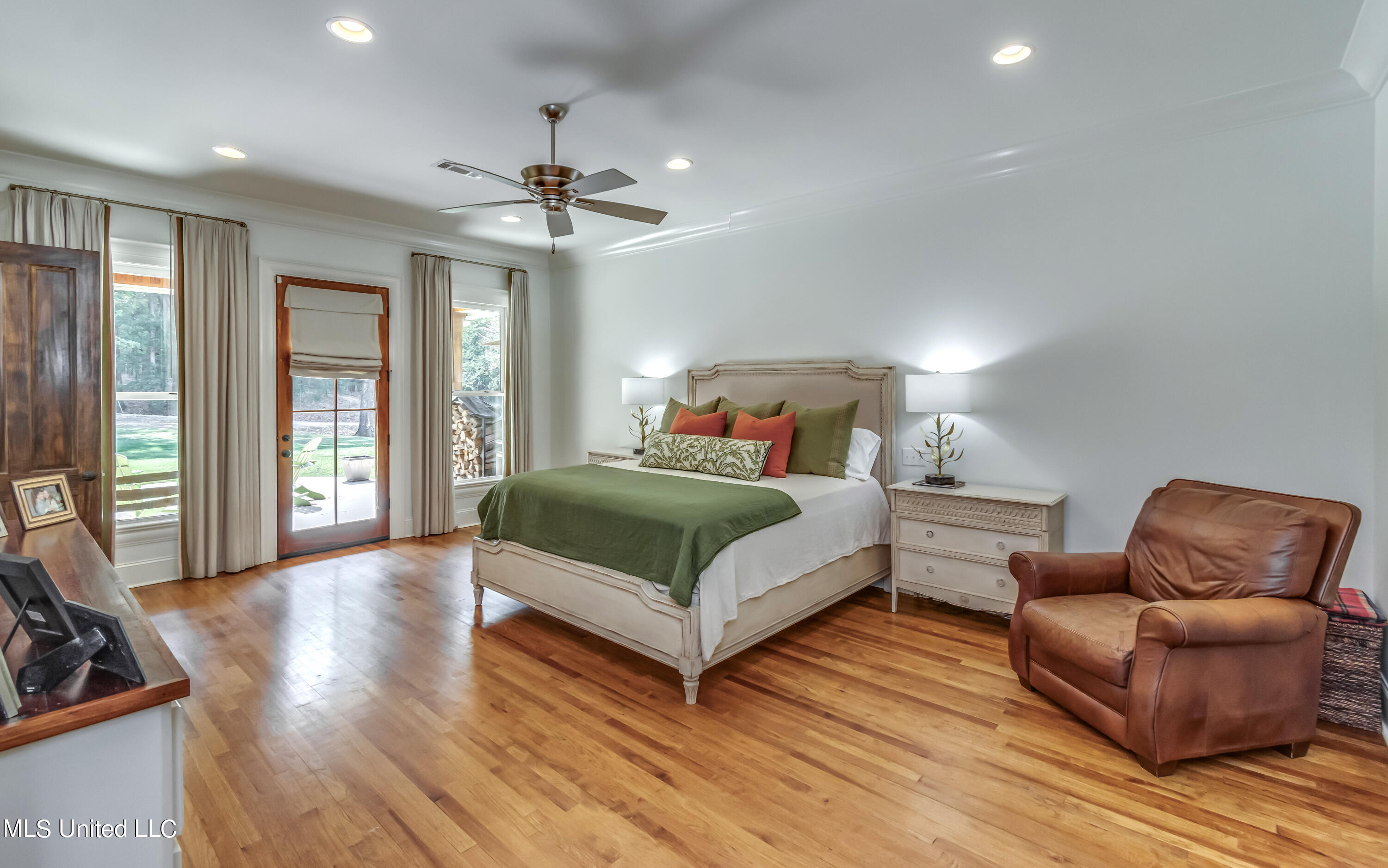 Madison, Mississippi 39110, United States, 5 Bedrooms Bedrooms, ,4 BathroomsBathrooms,Residential,Pending,69639