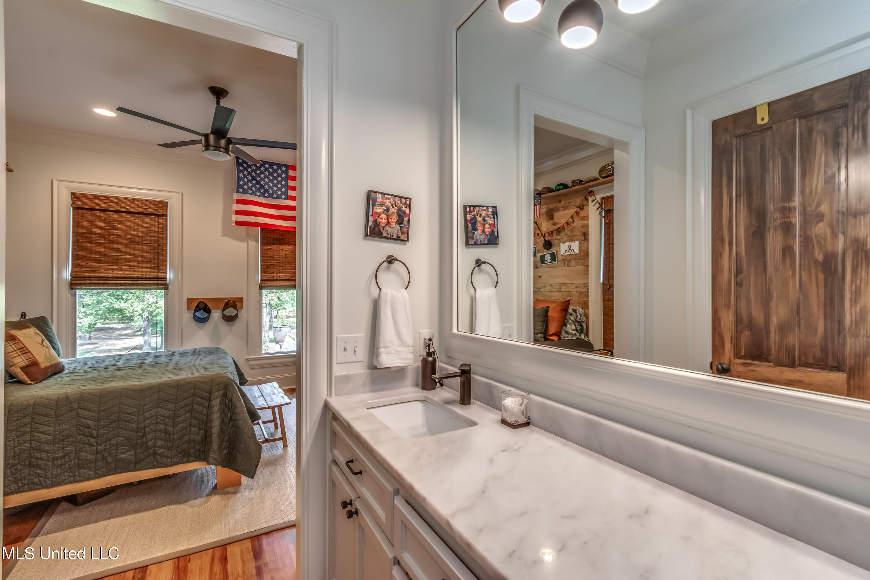 Madison, Mississippi 39110, United States, 5 Bedrooms Bedrooms, ,4 BathroomsBathrooms,Residential,Pending,69639