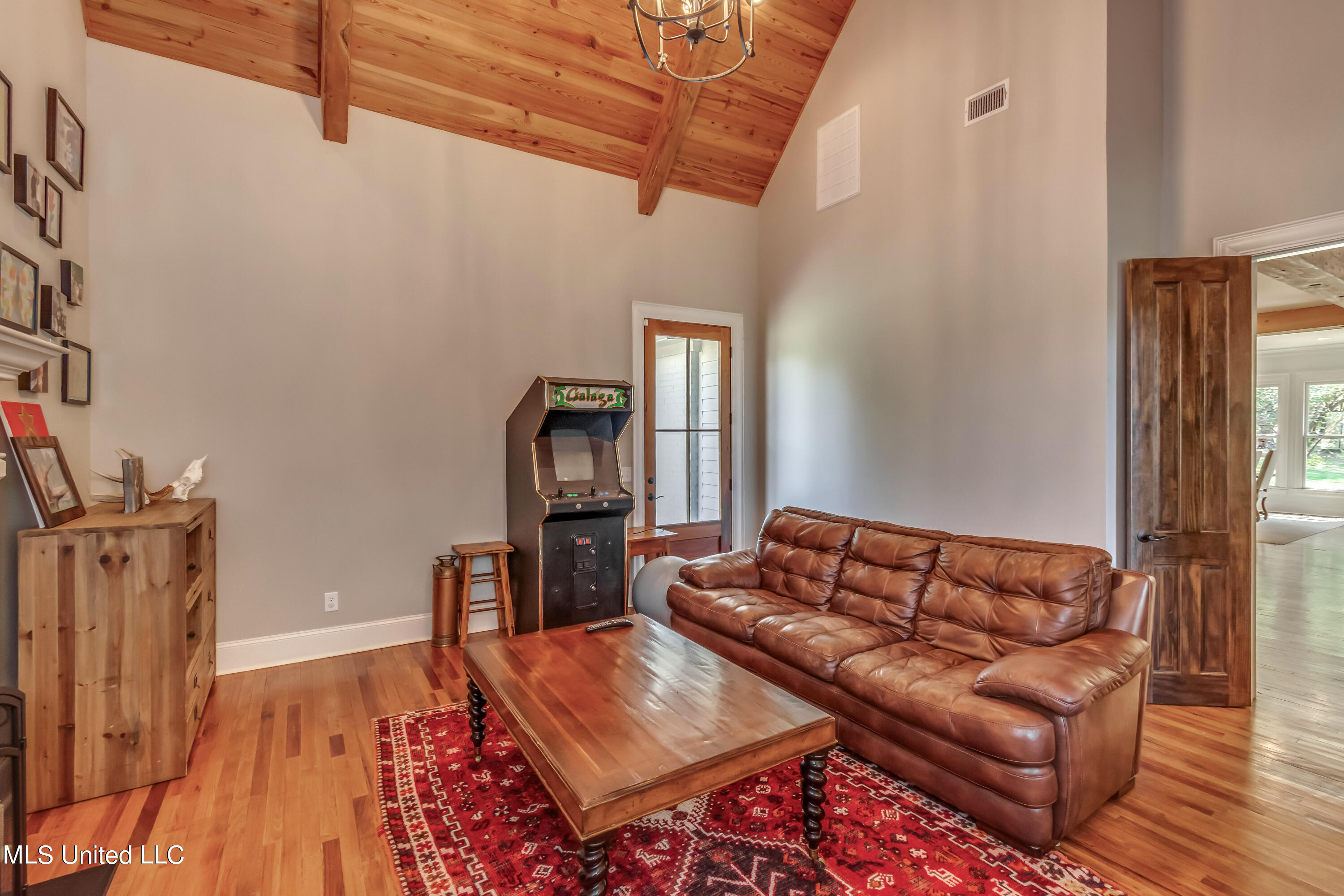 Madison, Mississippi 39110, United States, 5 Bedrooms Bedrooms, ,4 BathroomsBathrooms,Residential,Pending,69639