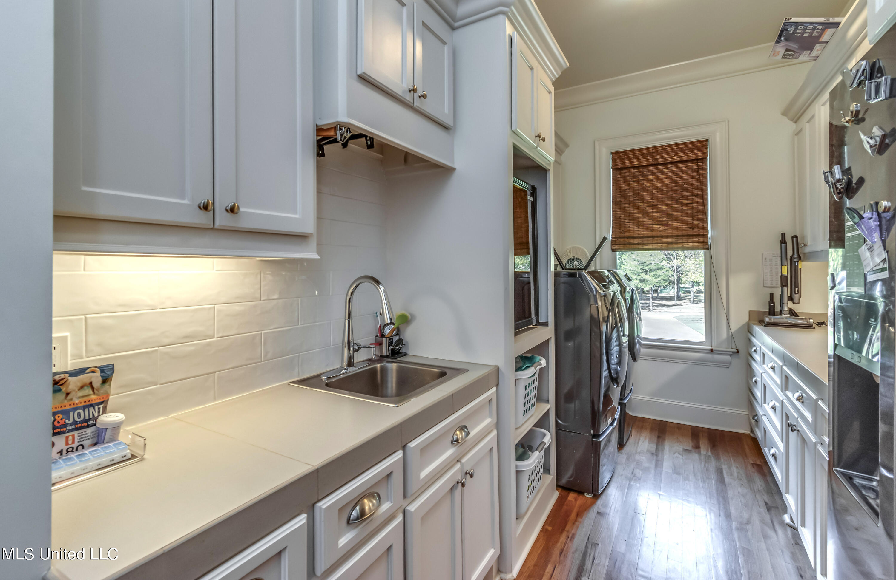 Madison, Mississippi 39110, United States, 5 Bedrooms Bedrooms, ,4 BathroomsBathrooms,Residential,Pending,69639