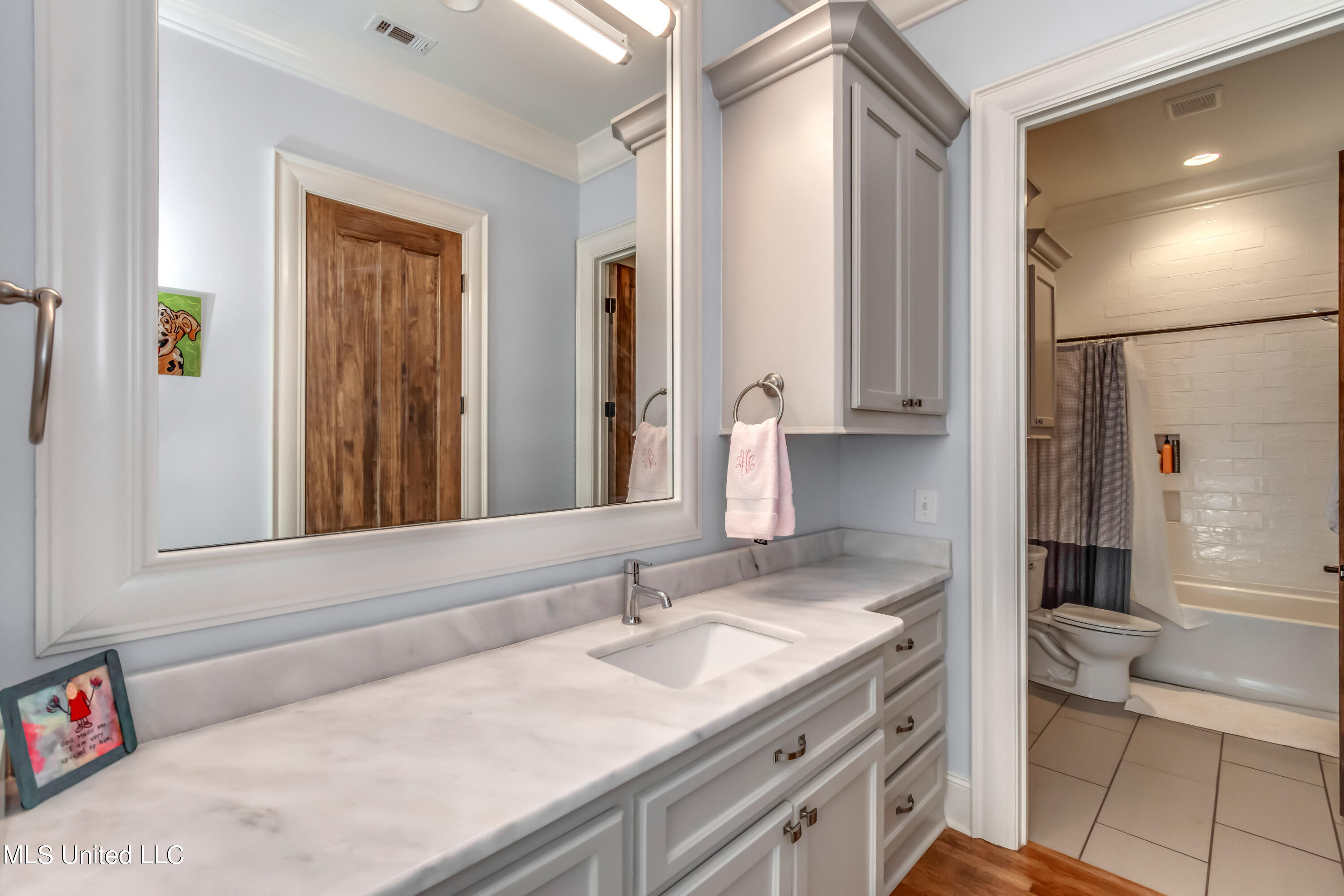 Madison, Mississippi 39110, United States, 5 Bedrooms Bedrooms, ,4 BathroomsBathrooms,Residential,Pending,69639