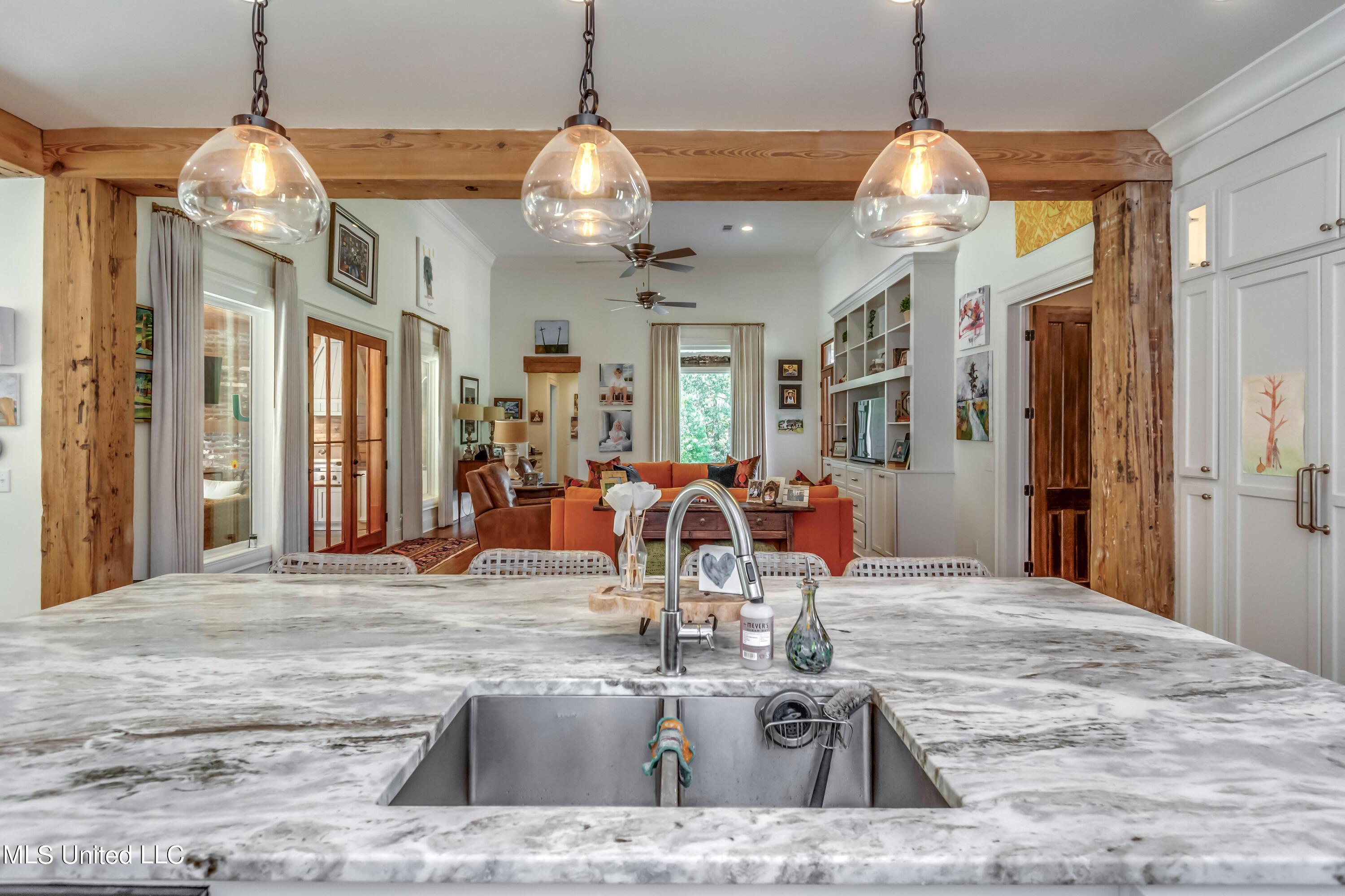 Madison, Mississippi 39110, United States, 5 Bedrooms Bedrooms, ,4 BathroomsBathrooms,Residential,Pending,69639