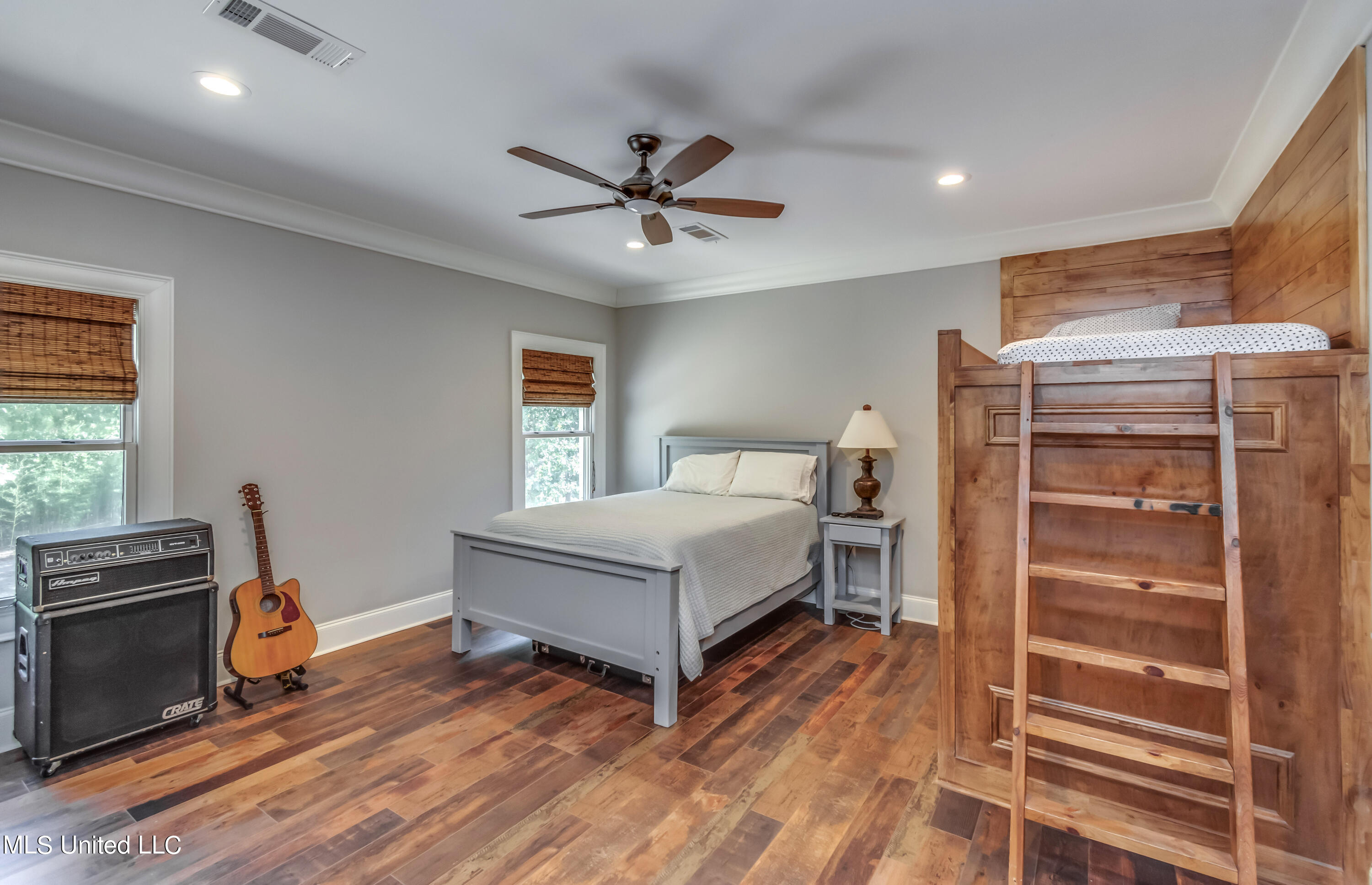 Madison, Mississippi 39110, United States, 5 Bedrooms Bedrooms, ,4 BathroomsBathrooms,Residential,Pending,69639