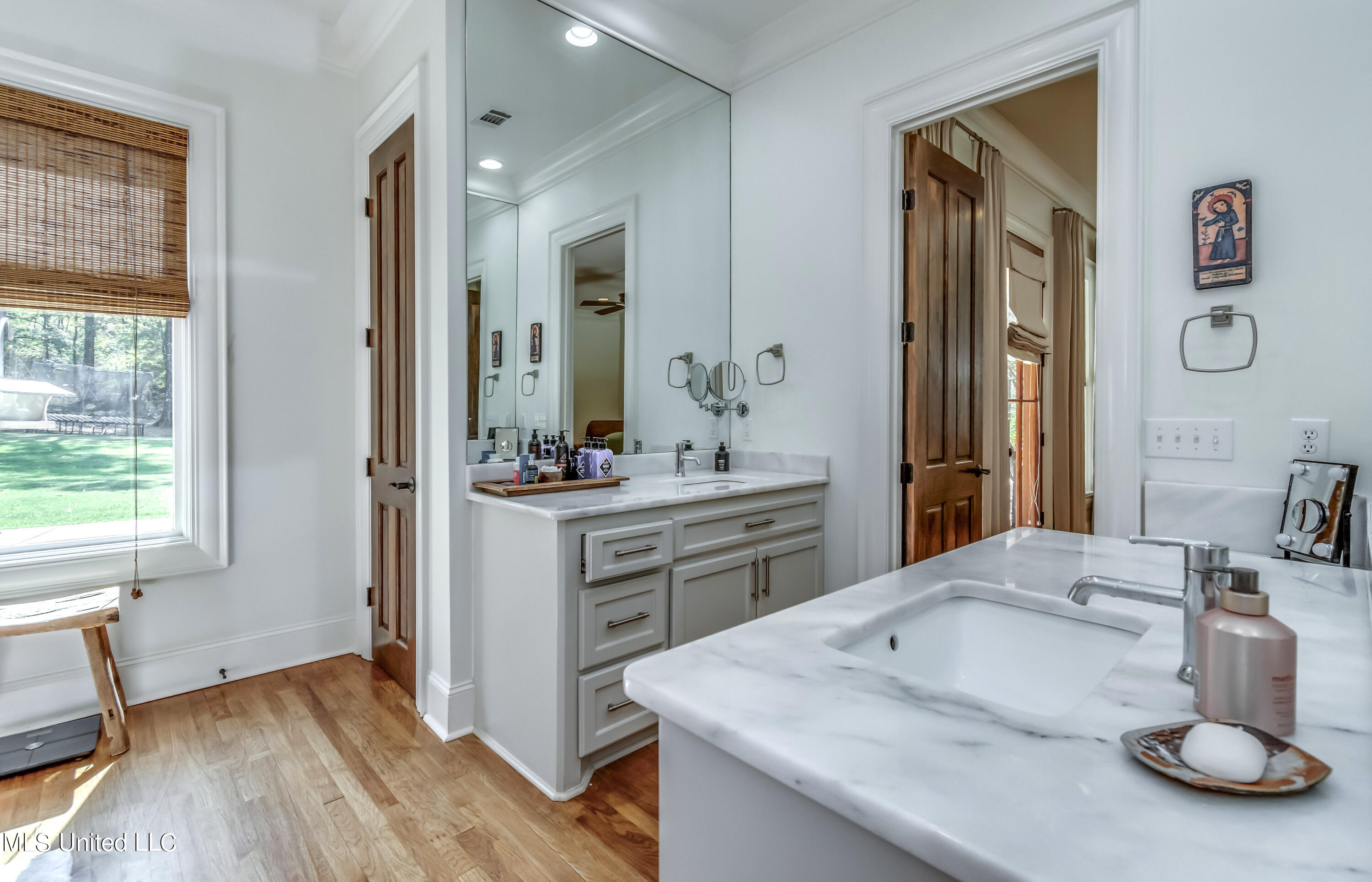 Madison, Mississippi 39110, United States, 5 Bedrooms Bedrooms, ,4 BathroomsBathrooms,Residential,Pending,69639