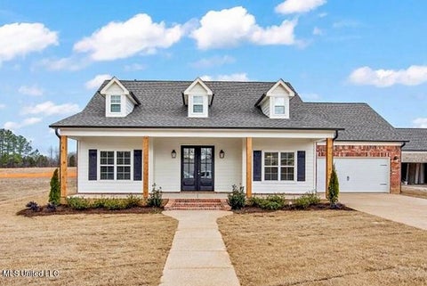 Homes For Sale - 5559 Shiloh Lane<br/> Southaven, MS 38672