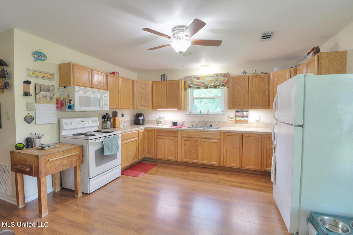 5030 Bud Ladner Road, Bay Saint Louis, Mississippi image 4
