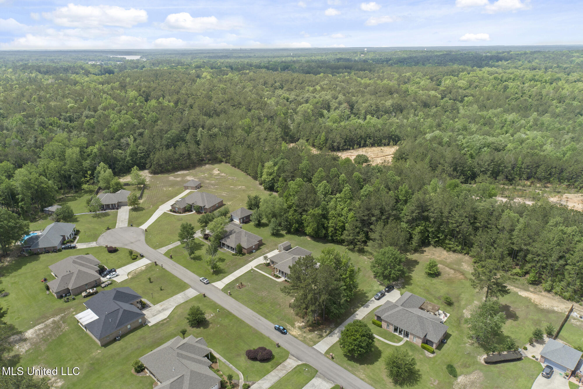211 Whistlers Way, Hattiesburg, Mississippi image 14