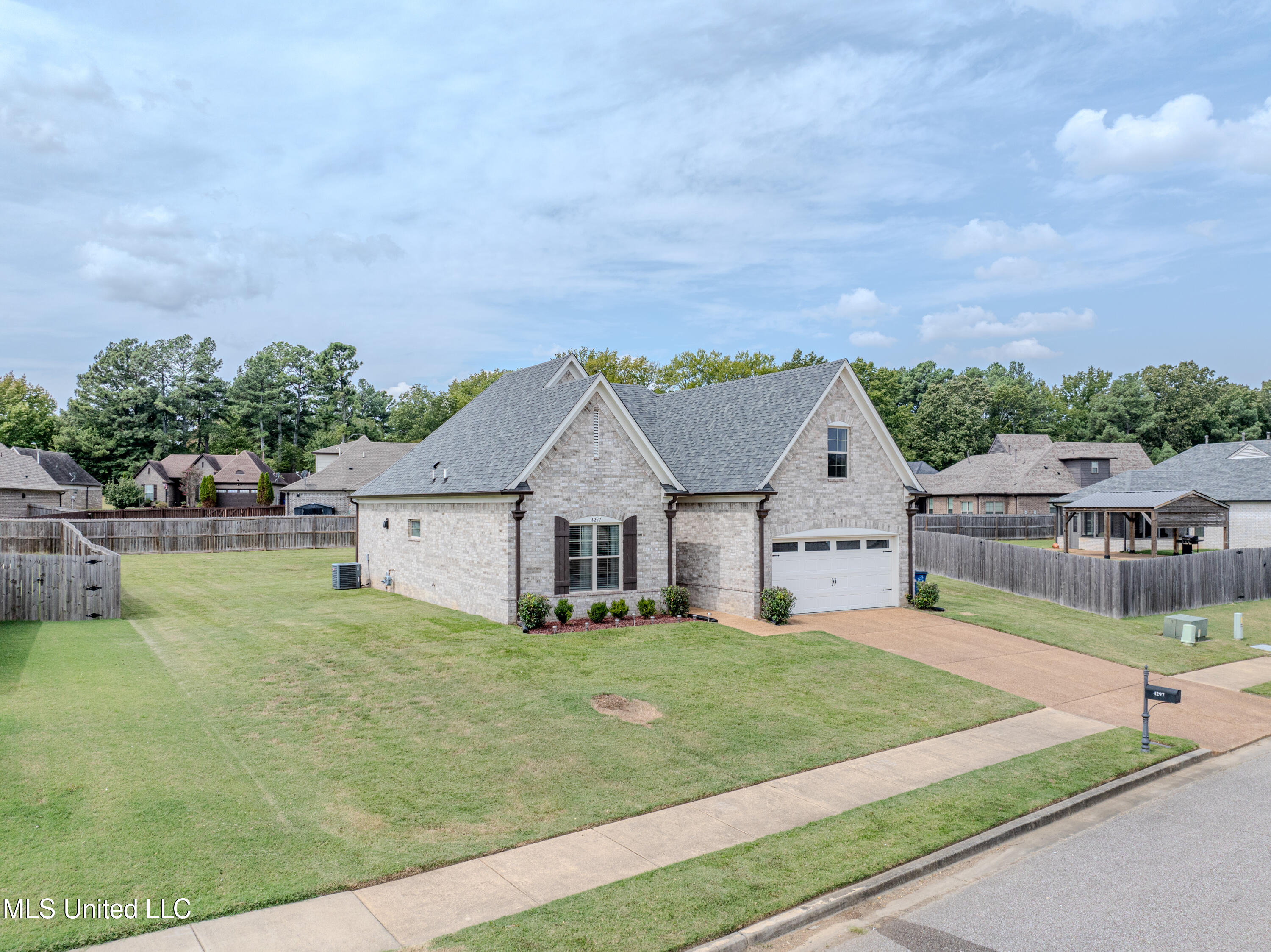 4297 Dockery Drive, Olive Branch, Mississippi image 2