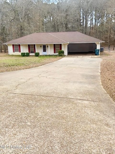 Homes For Sale - 115 Pine Creek Cove<br/> Terry, MS 39170