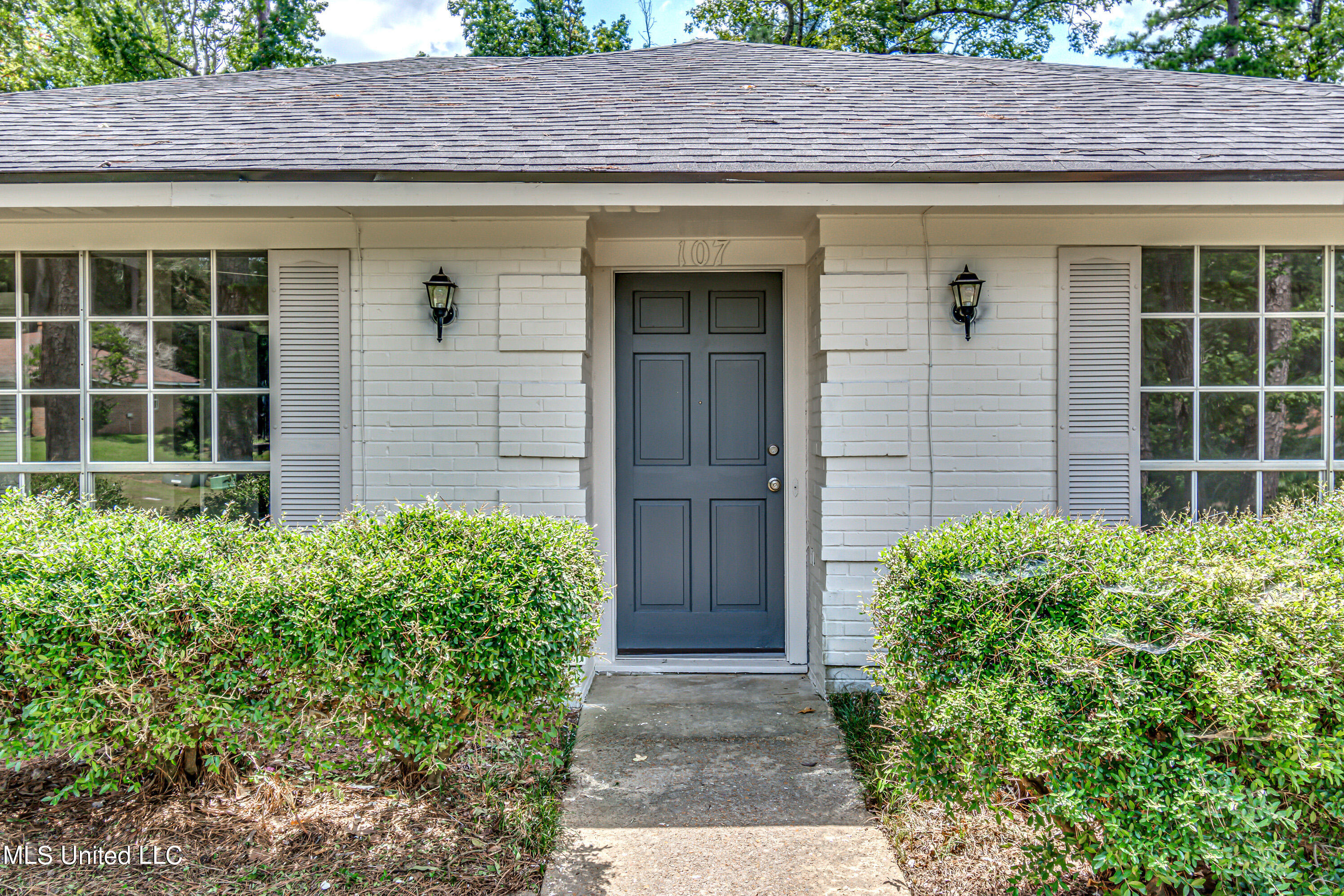 107 Woodgate Drive, Brandon, Mississippi image 2
