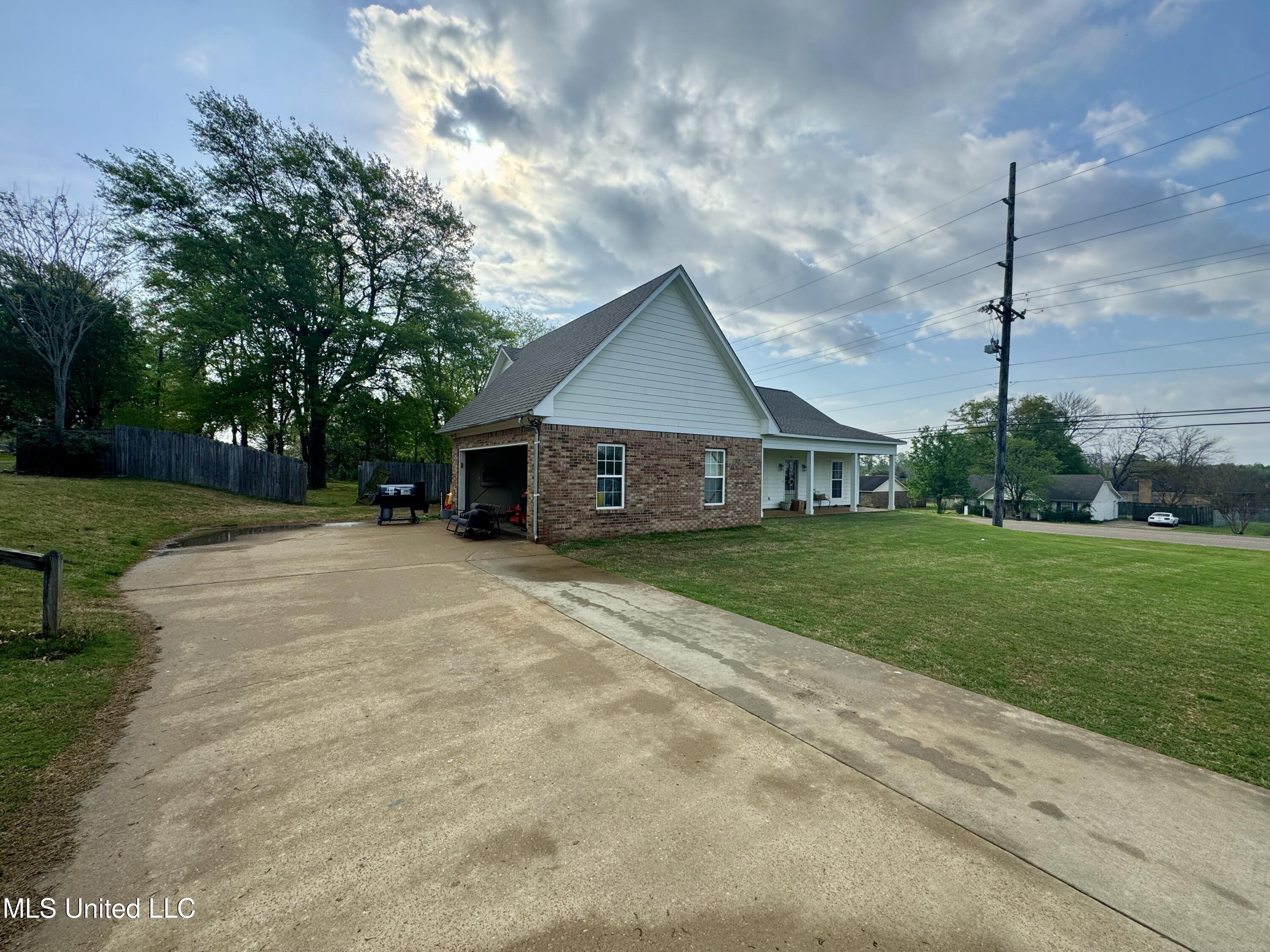 24 Crestline Avenue, Clarksdale, Mississippi image 2