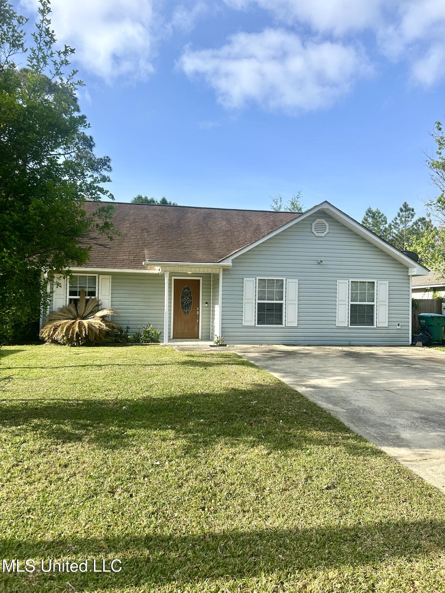 3217 Tuna Road, Gautier, Mississippi image 2