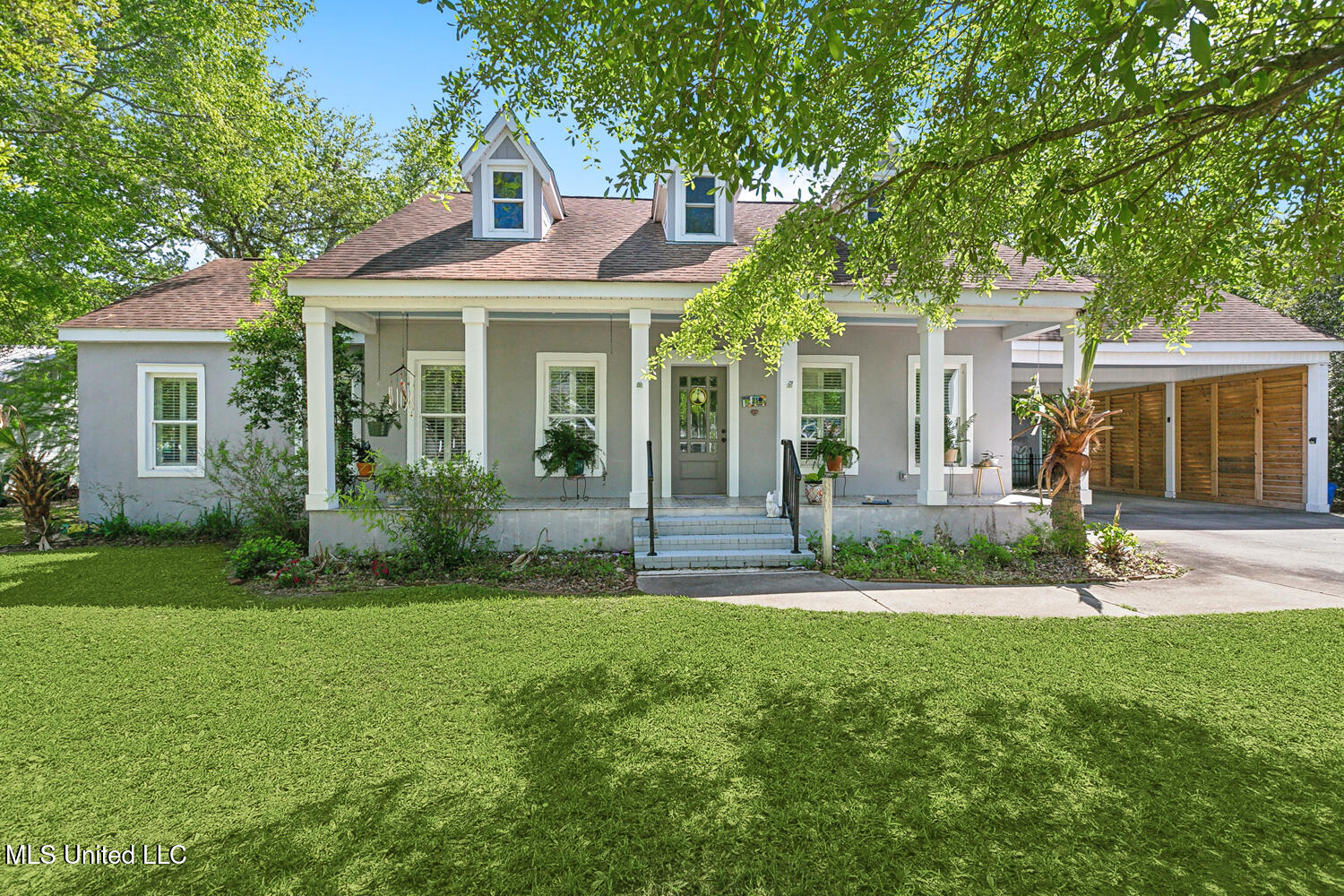 210 Bay Oaks Drive, Bay Saint Louis, Mississippi image 1
