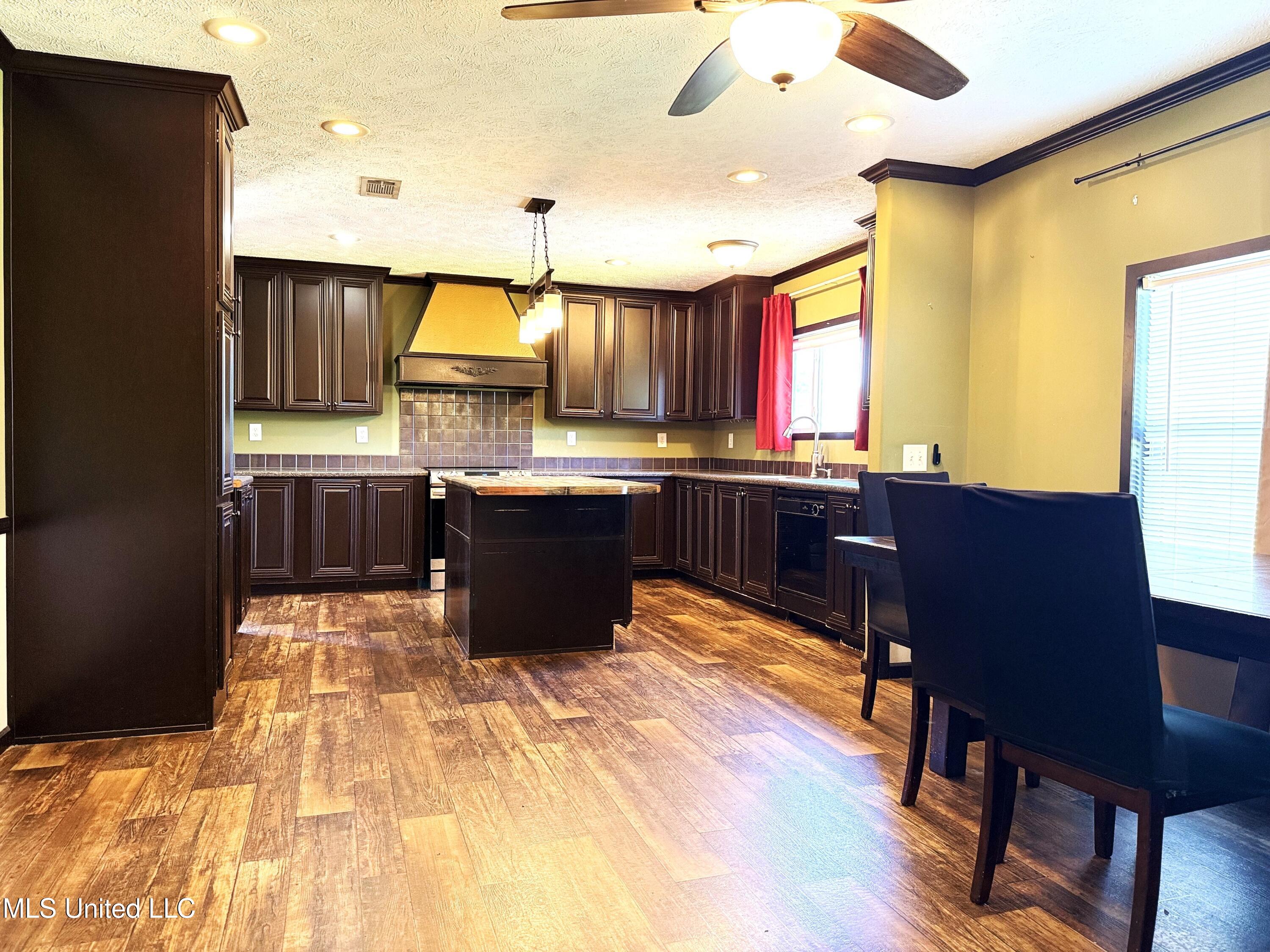 72 Old Creek Road, Picayune, Mississippi image 4