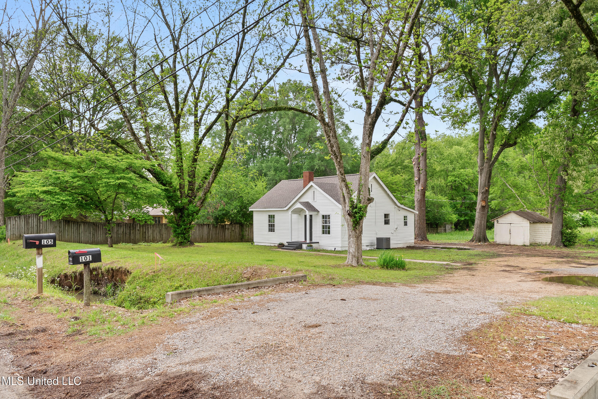 105 Tubbs Road, Batesville, Mississippi image 2
