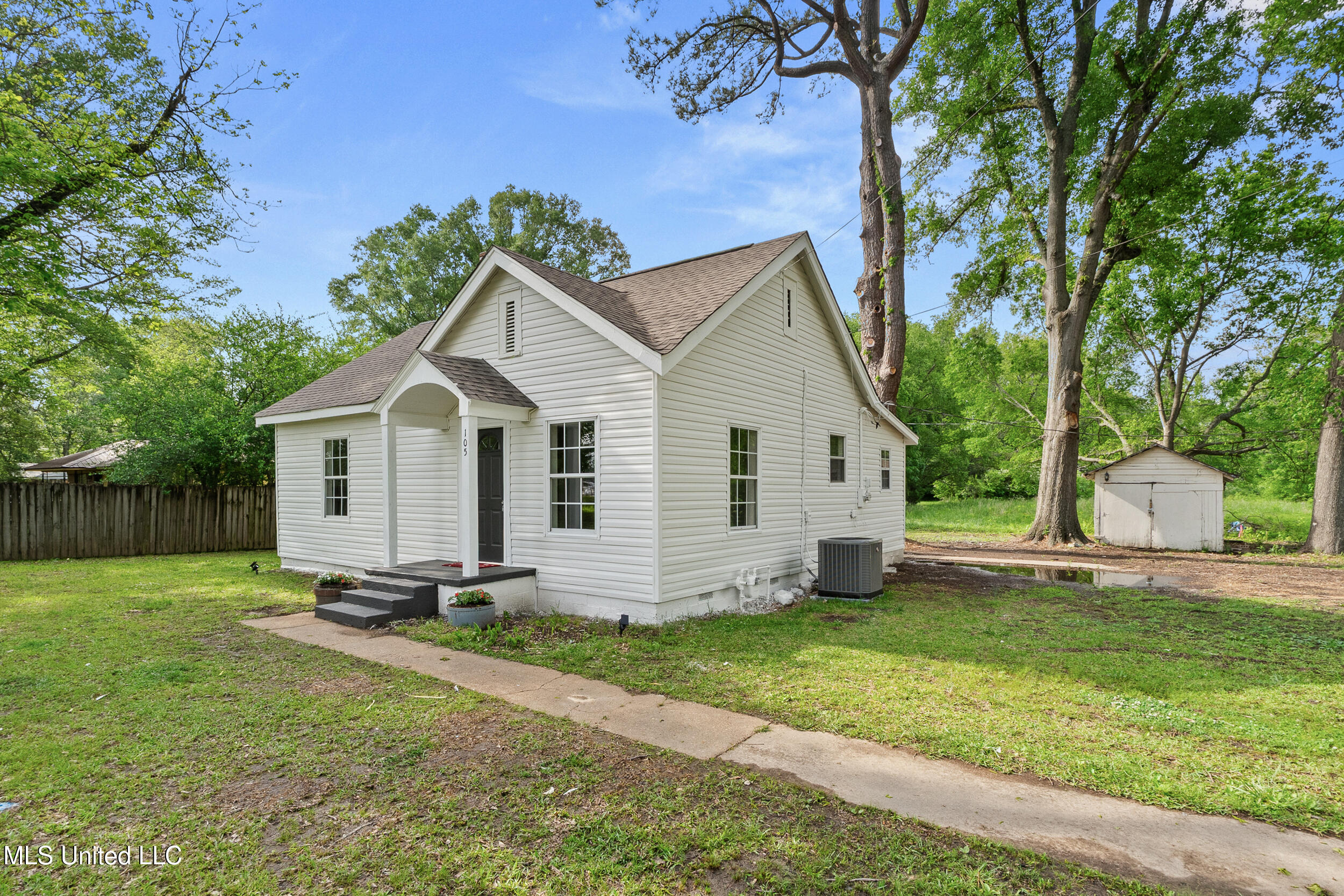 105 Tubbs Road, Batesville, Mississippi image 3