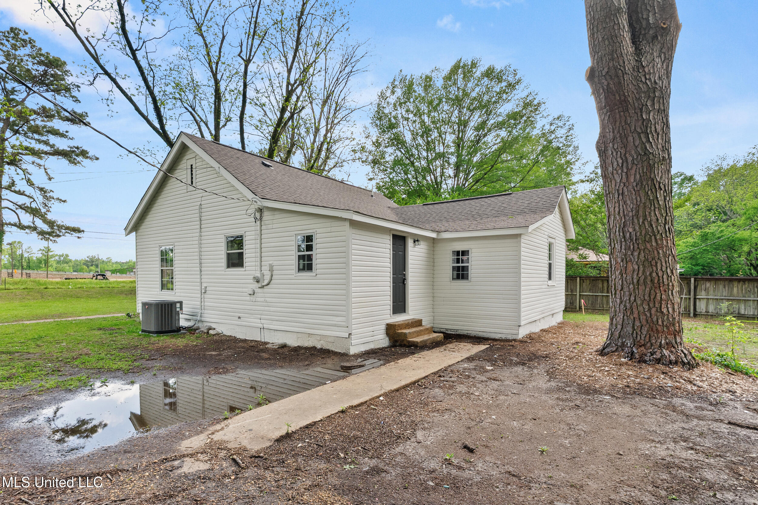 105 Tubbs Road, Batesville, Mississippi image 4