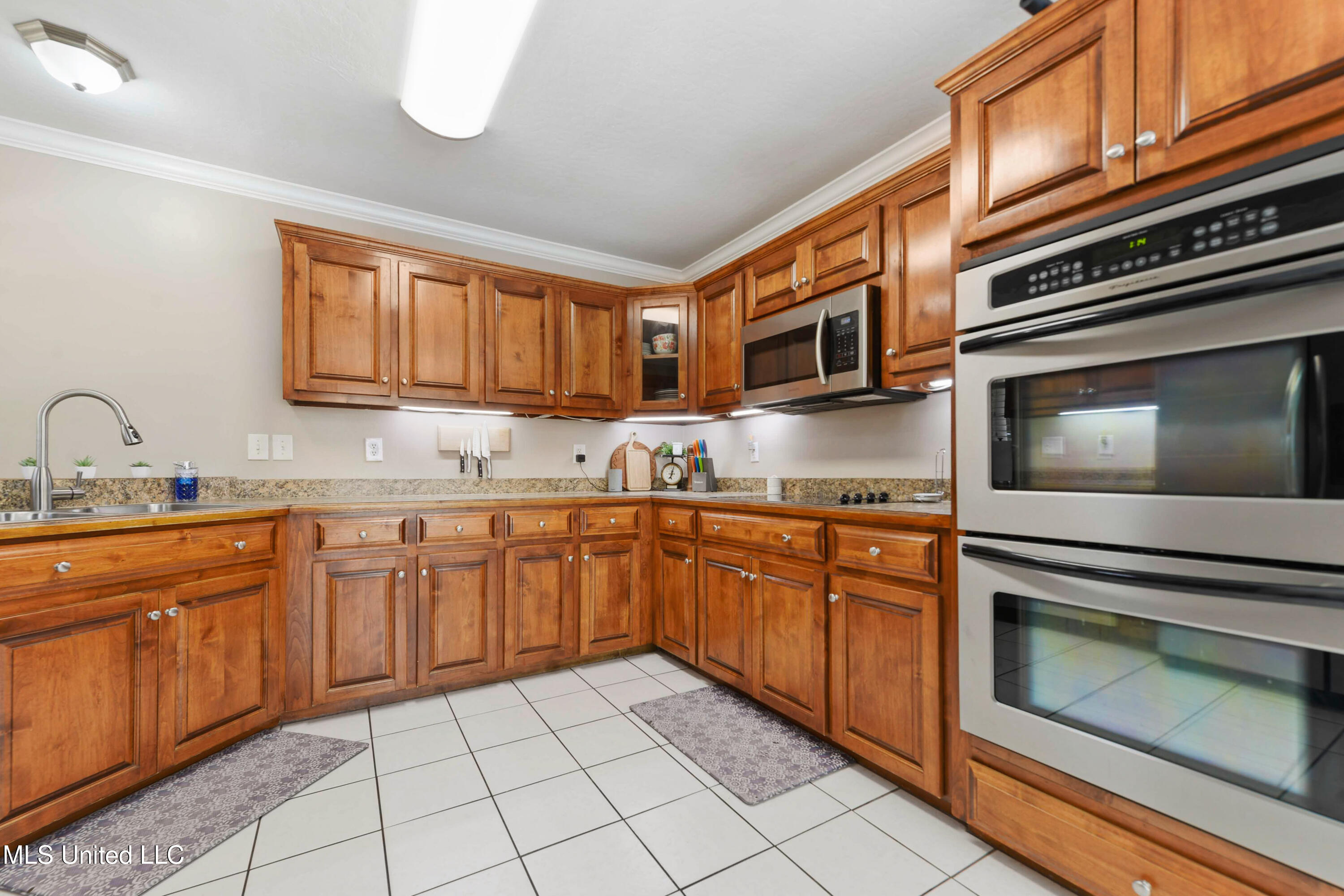 1817 Burnt Oak Drive, Ocean Springs, Mississippi image 9