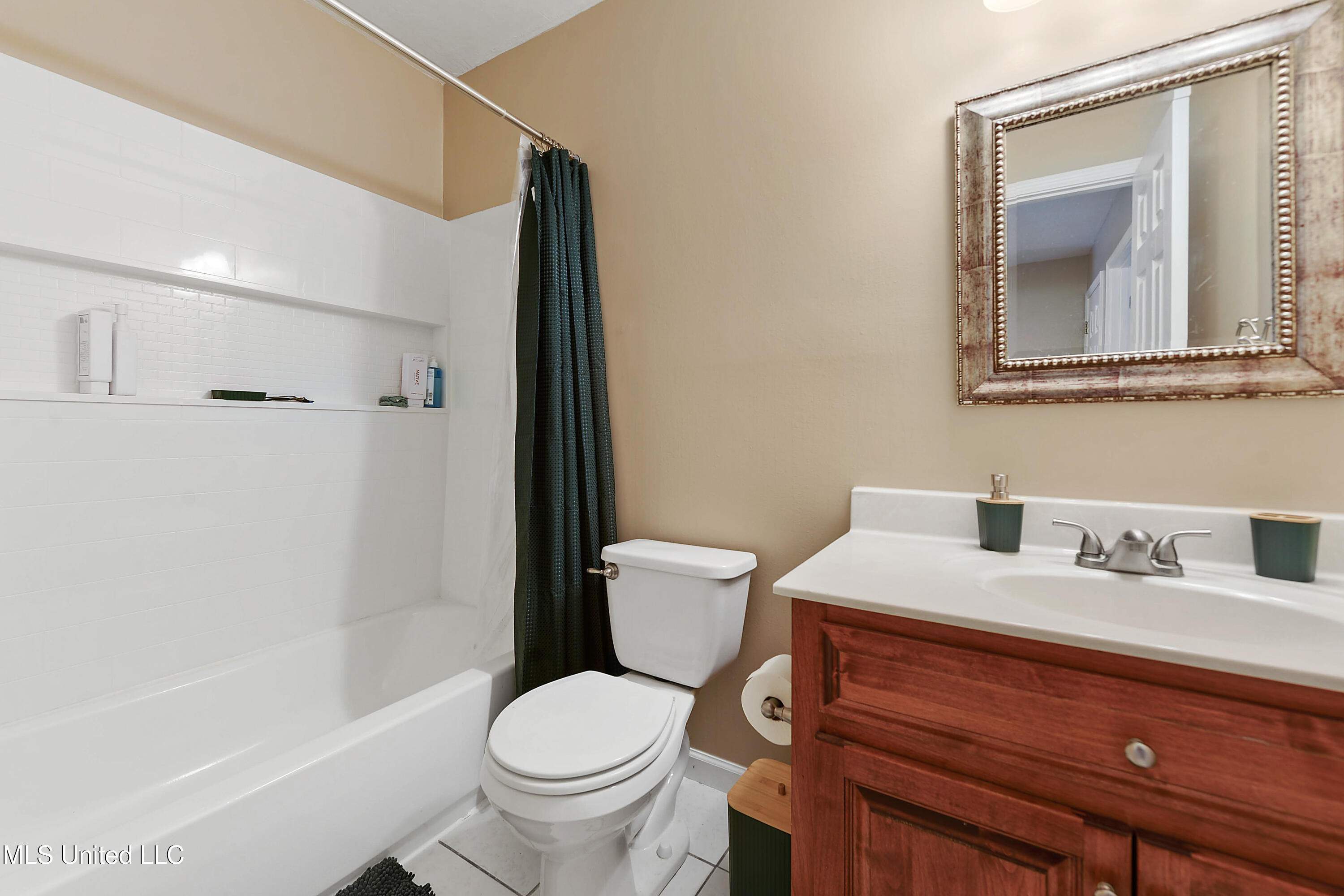 1817 Burnt Oak Drive, Ocean Springs, Mississippi image 22