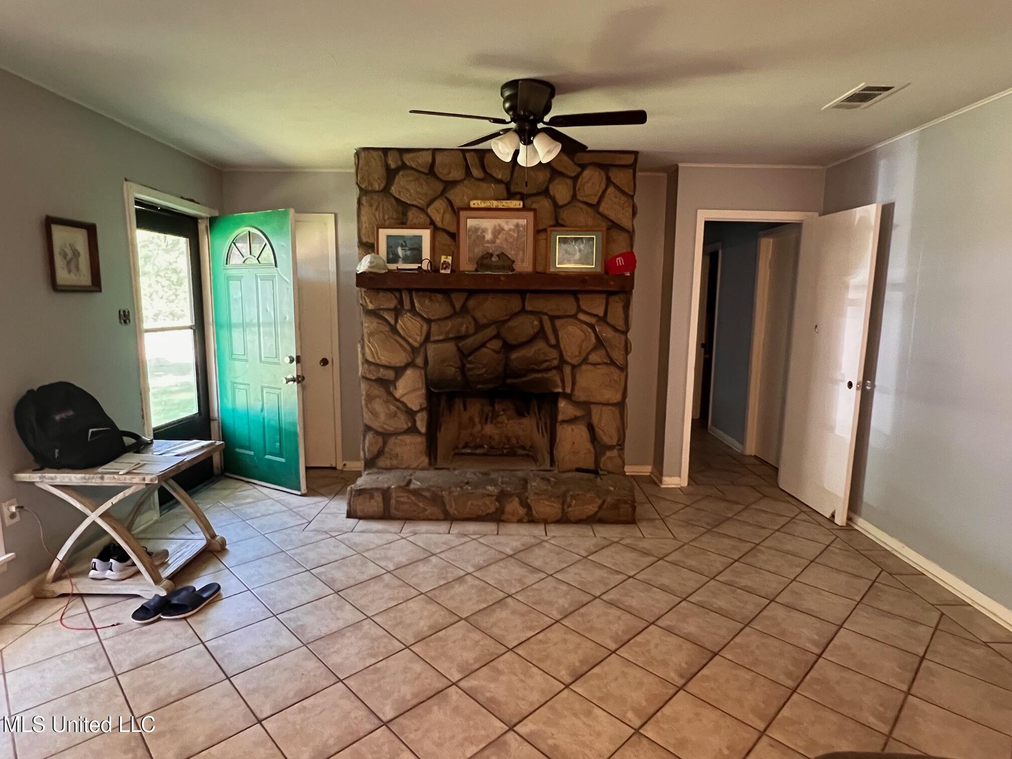 206 Shields Avenue, Pelahatchie, Mississippi image 2
