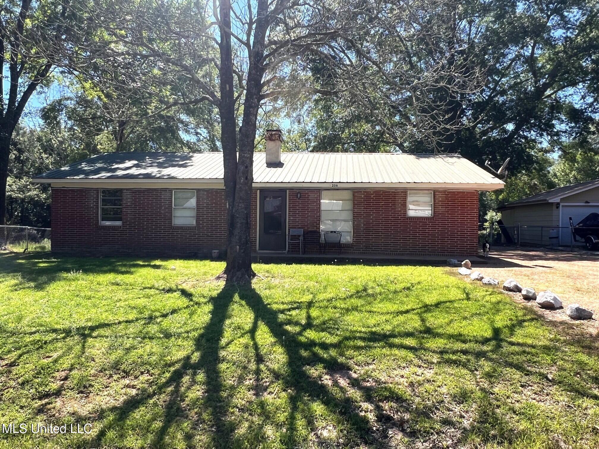 206 Shields Avenue, Pelahatchie, Mississippi image 1