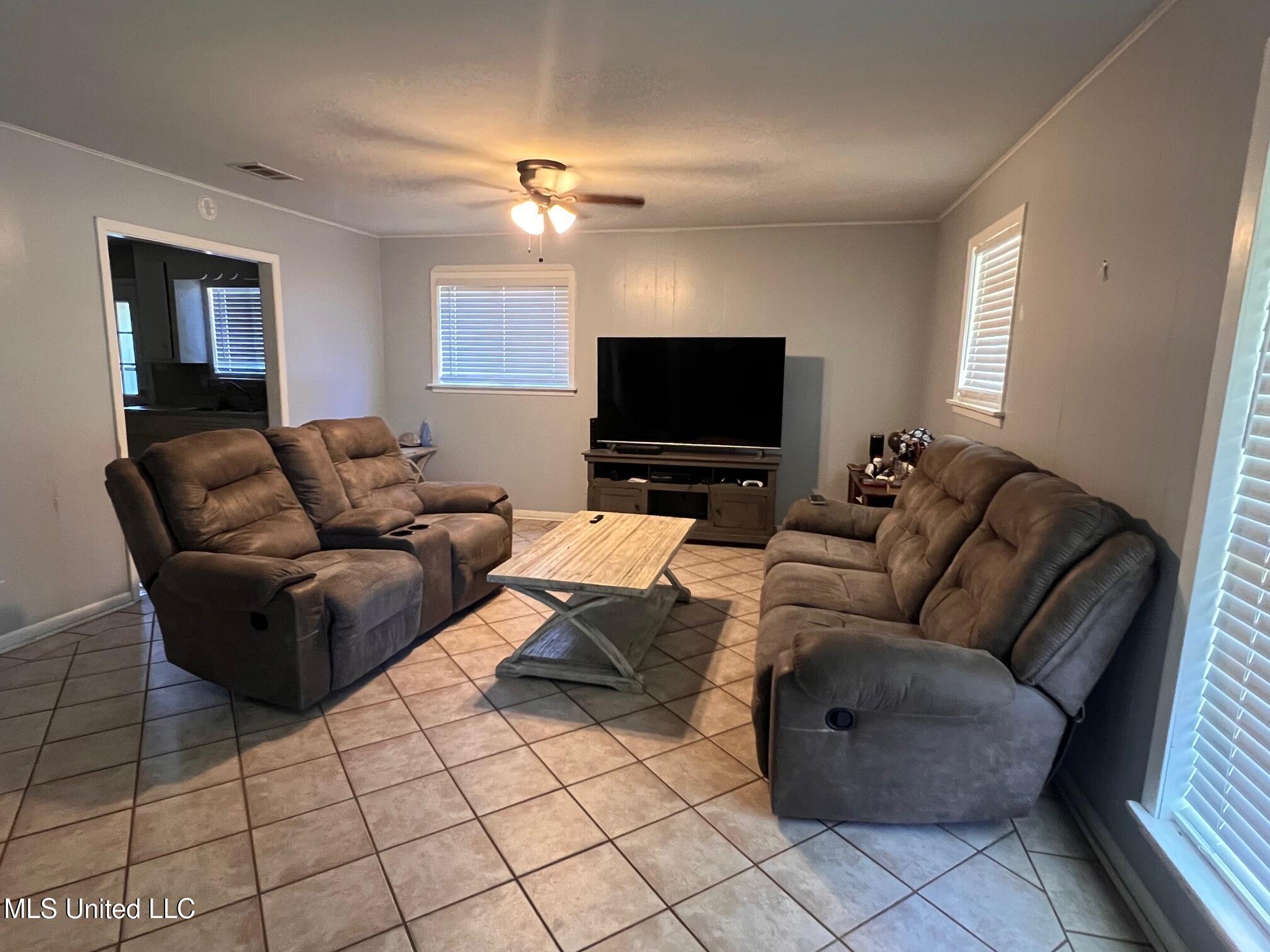 206 Shields Avenue, Pelahatchie, Mississippi image 3