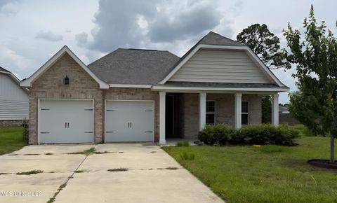 Homes For Sale - 10510 W Landon Green Circle<br/> Gulfport, MS 39503
