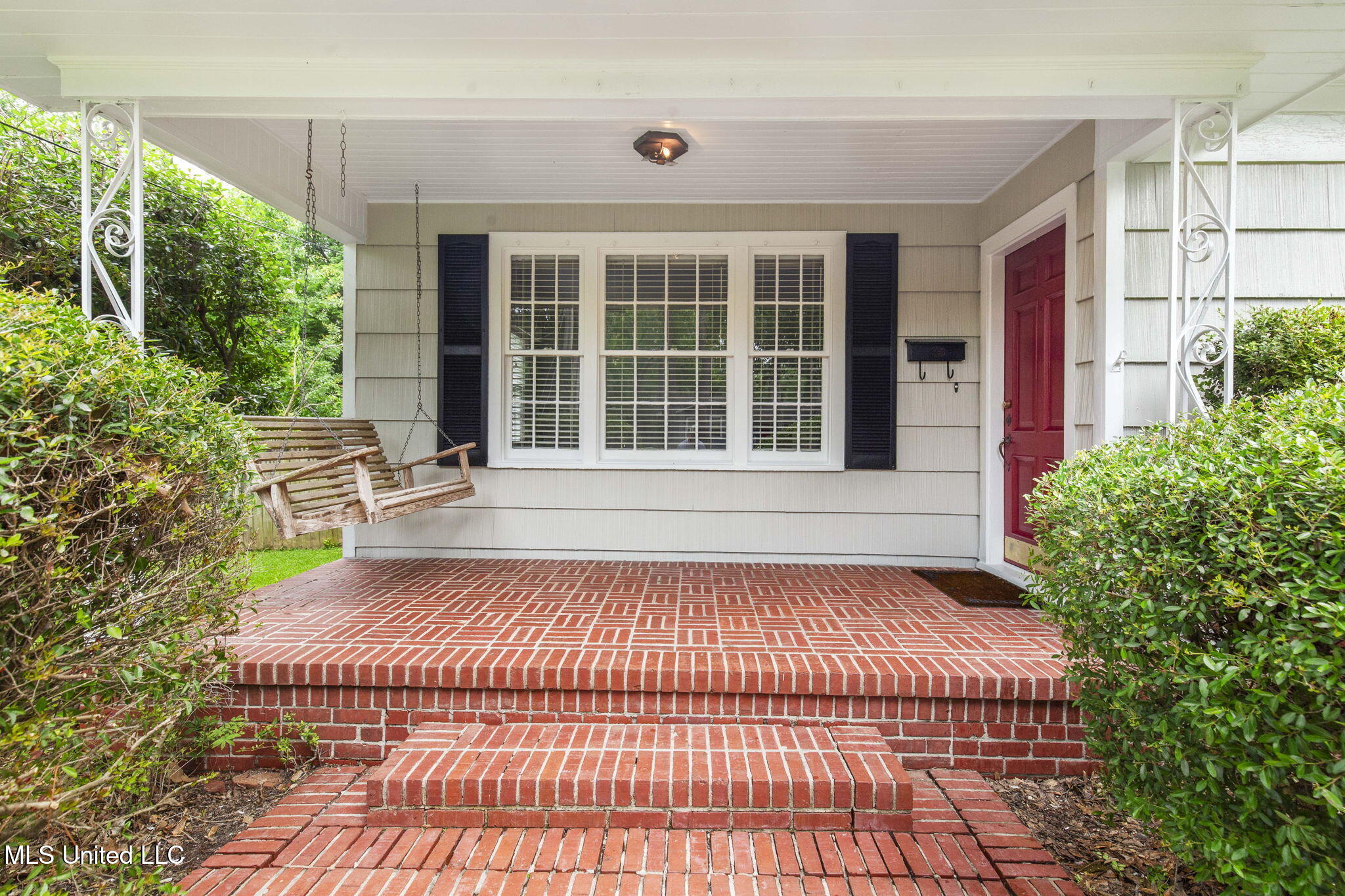 3821 Montrose Circle, Jackson, Mississippi image 3