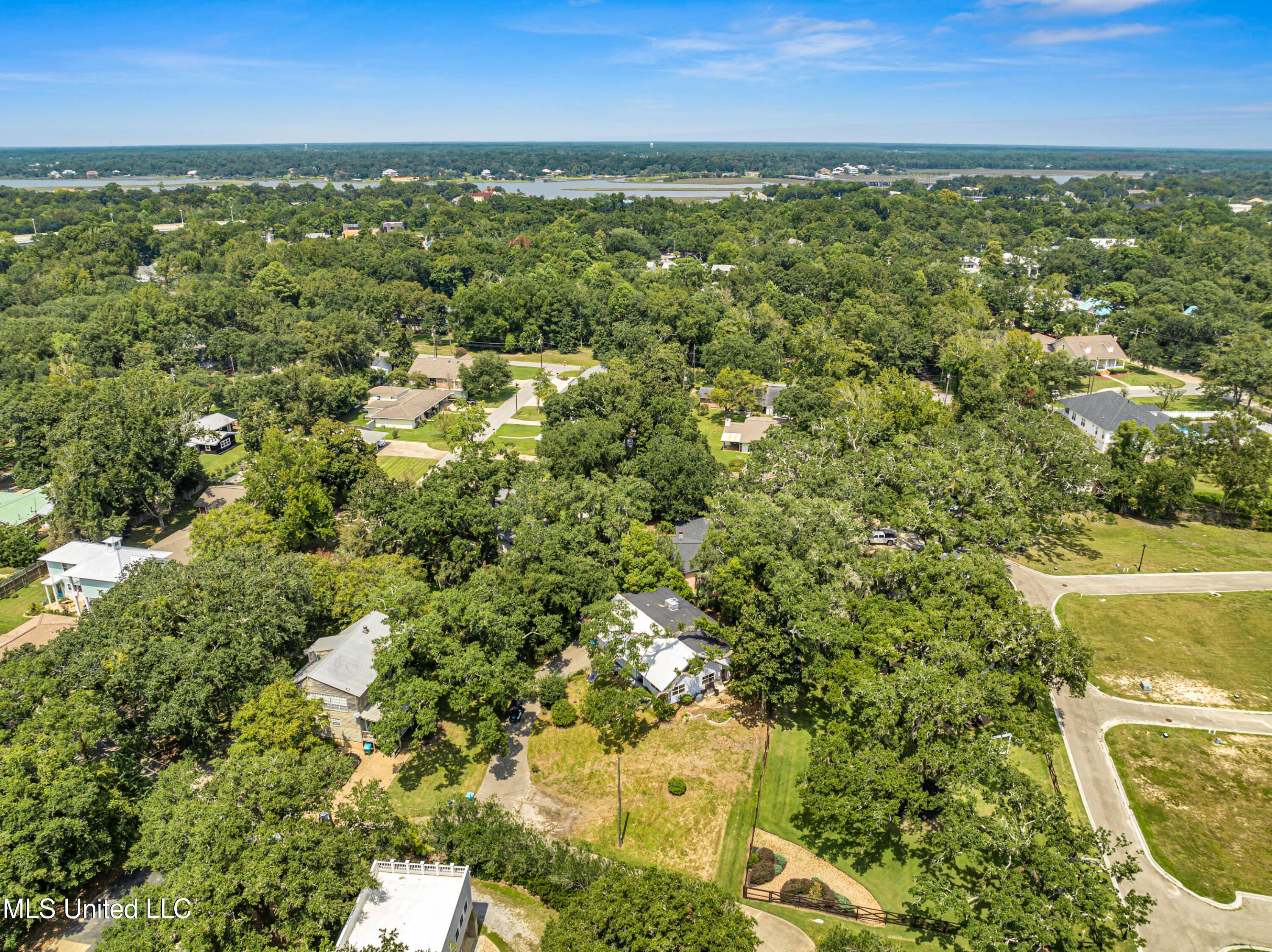 406 Schmidt Drive, Ocean Springs, Mississippi image 45