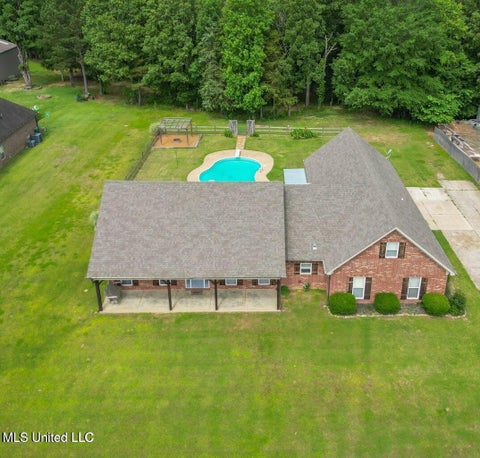 Homes For Sale - 367 W Byhalia Creek Farms Road<br/> Desoto County, Byhalia, MS 38611