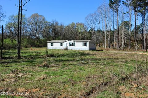 Mobile Home For Sale - 205 Morning Sun Drive<br/> Marshall County, Byhalia, MS 38611