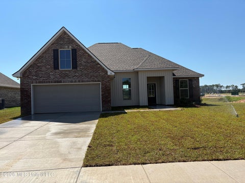 Homes For Sale - 32 Red Oak Drive<br/> Long Beach, MS 39560
