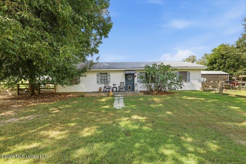 Homes For Sale - 465 Midway Road<br/> Rankin County, Lena, MS 39094
